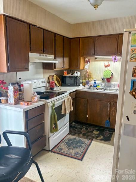 1903 Beechtree Court Property Photo 23
