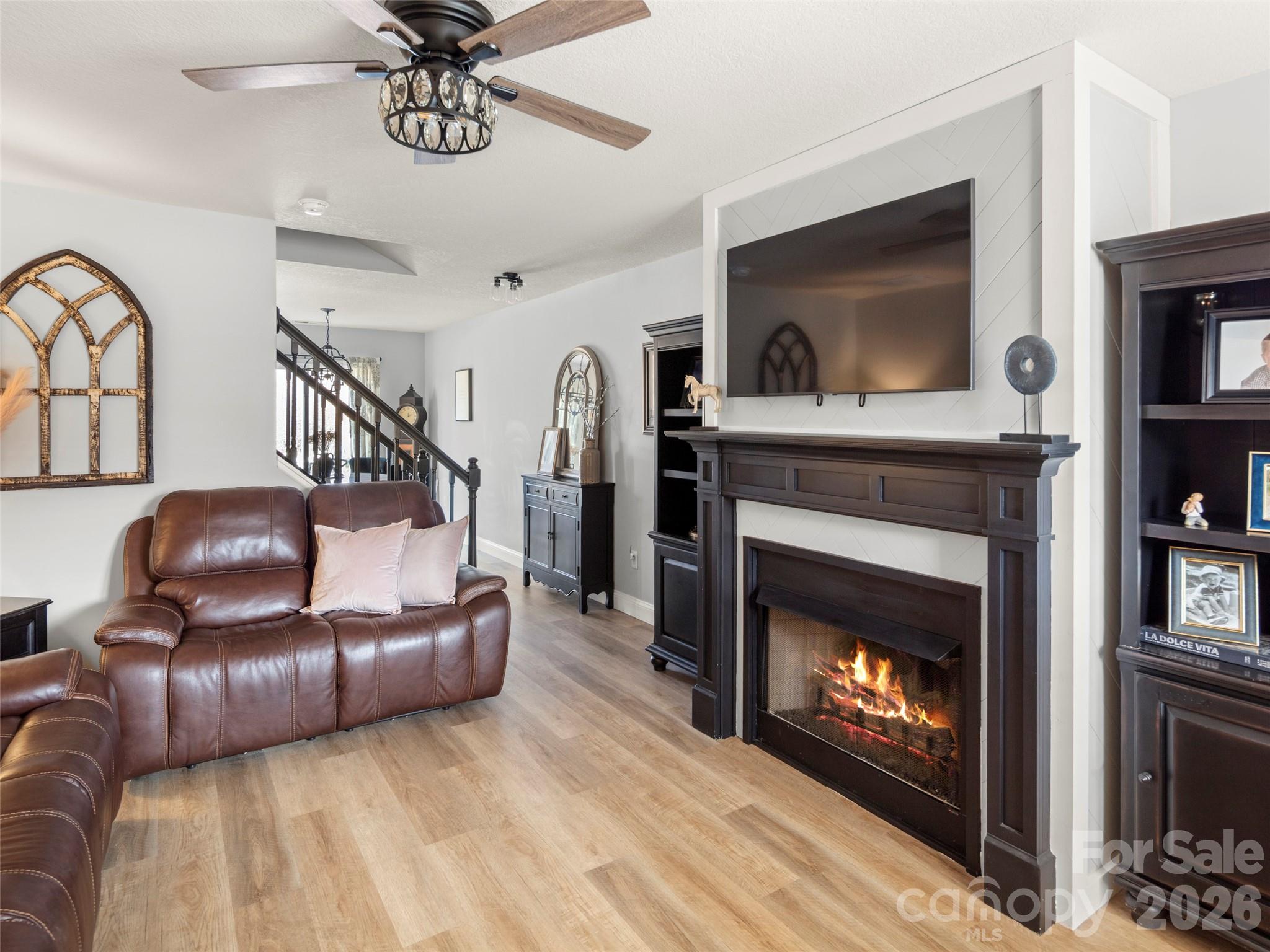99 Sunny Meadows Boulevard Property Photo 4