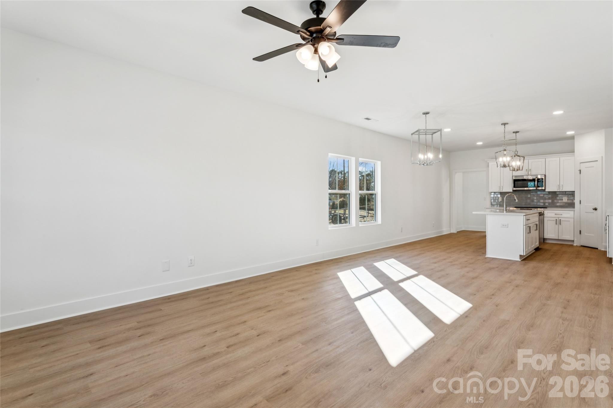 400 Lincoln Street Property Photo 6