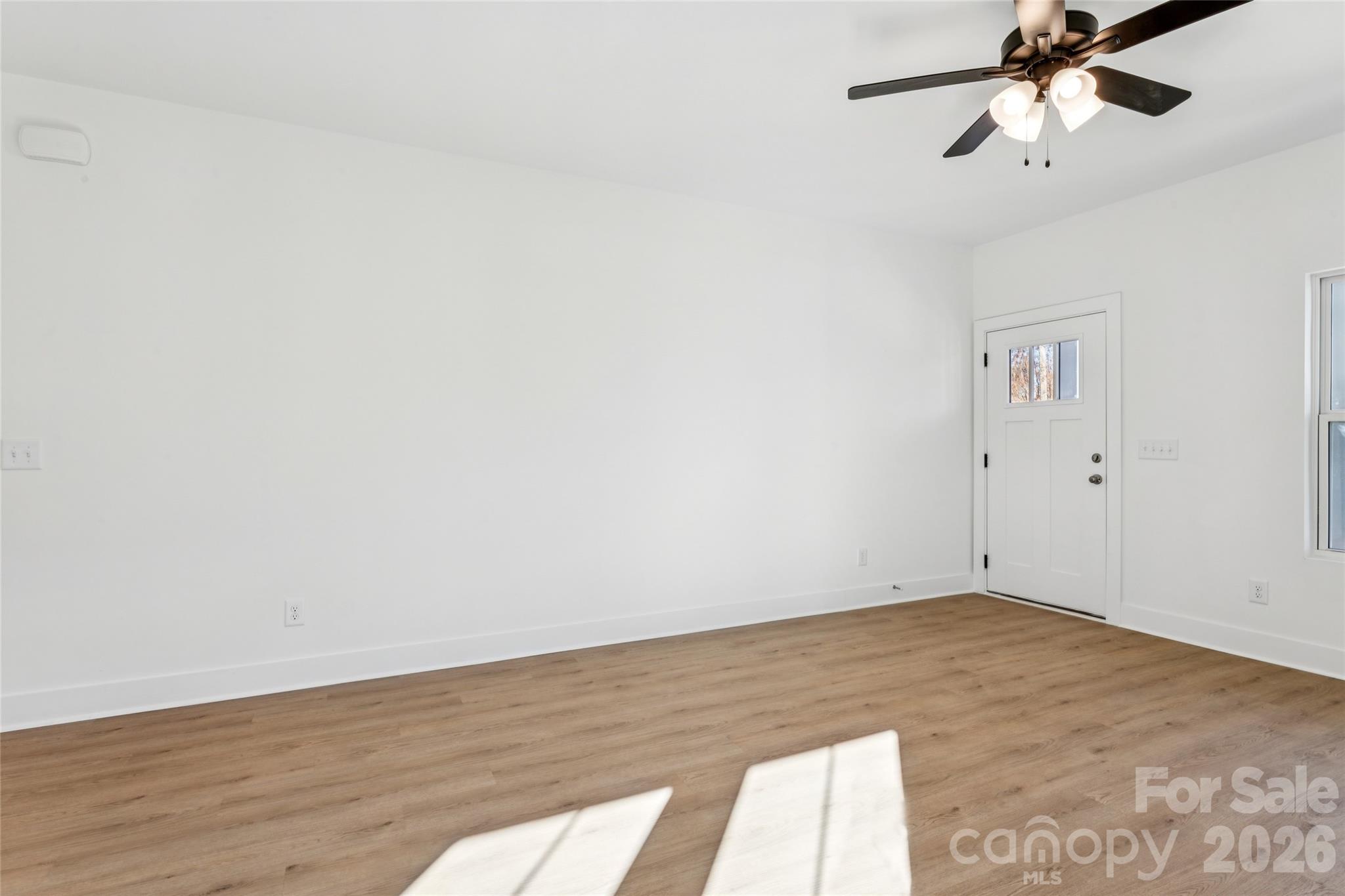 400 Lincoln Street Property Photo 8