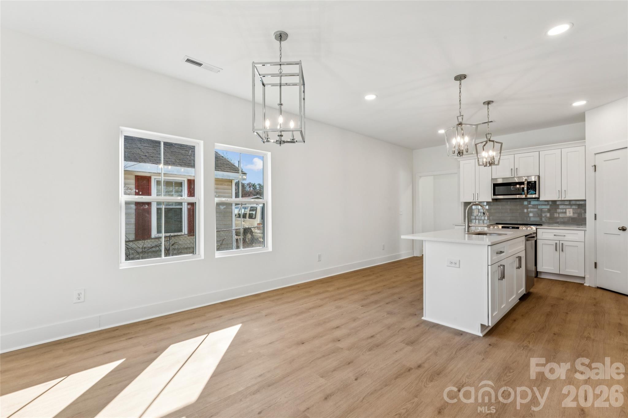 400 Lincoln Street Property Photo 10