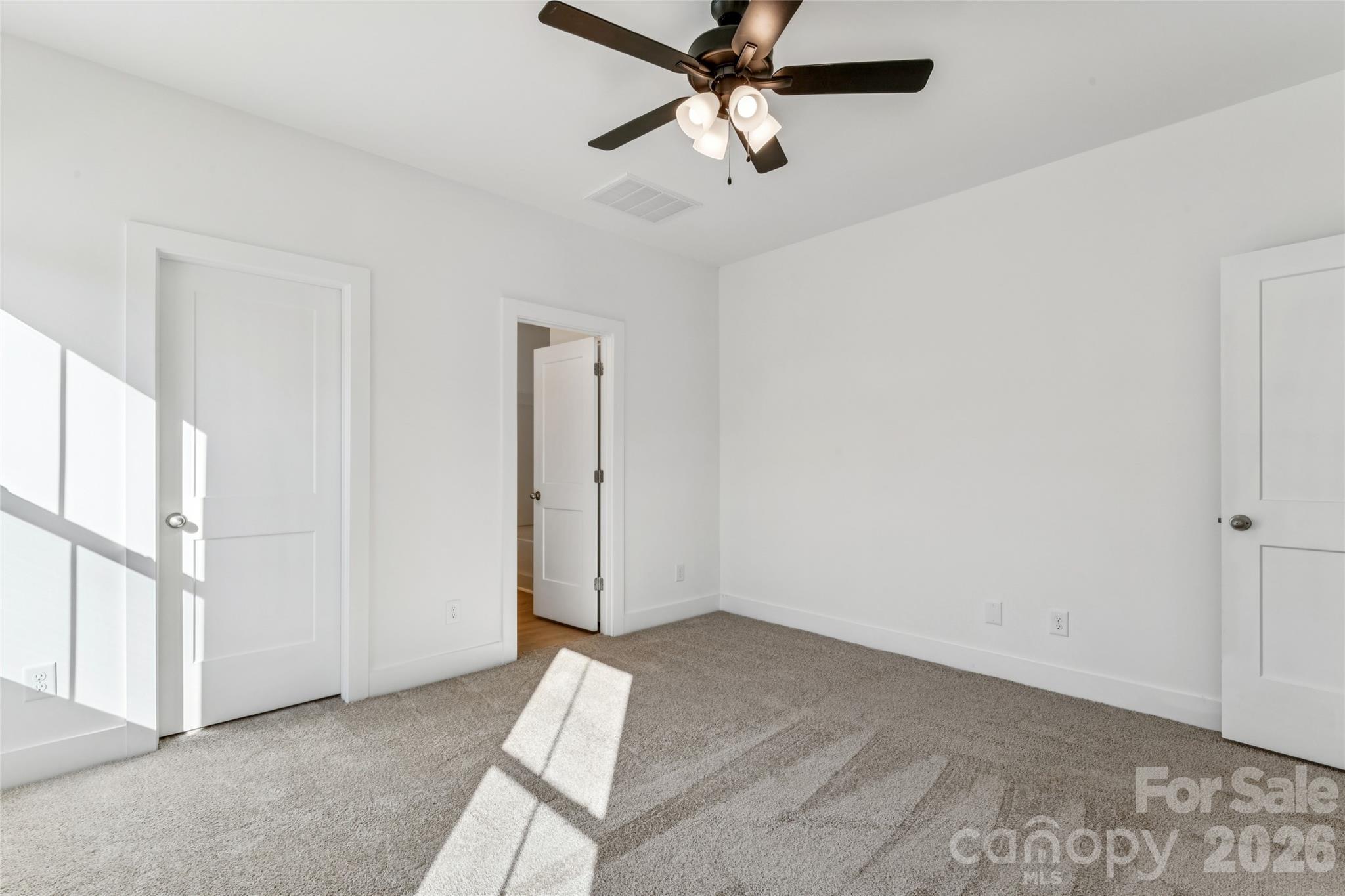 400 Lincoln Street Property Photo 17