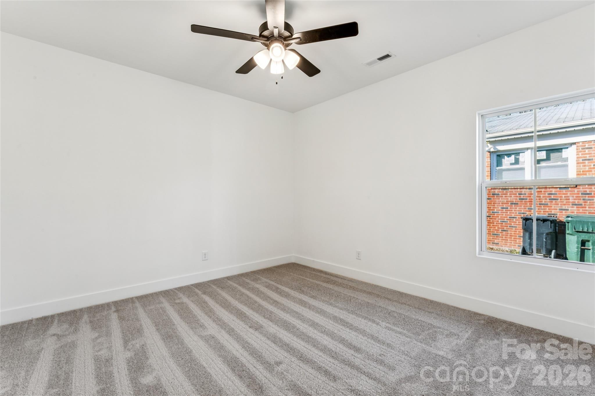 400 Lincoln Street Property Photo 25
