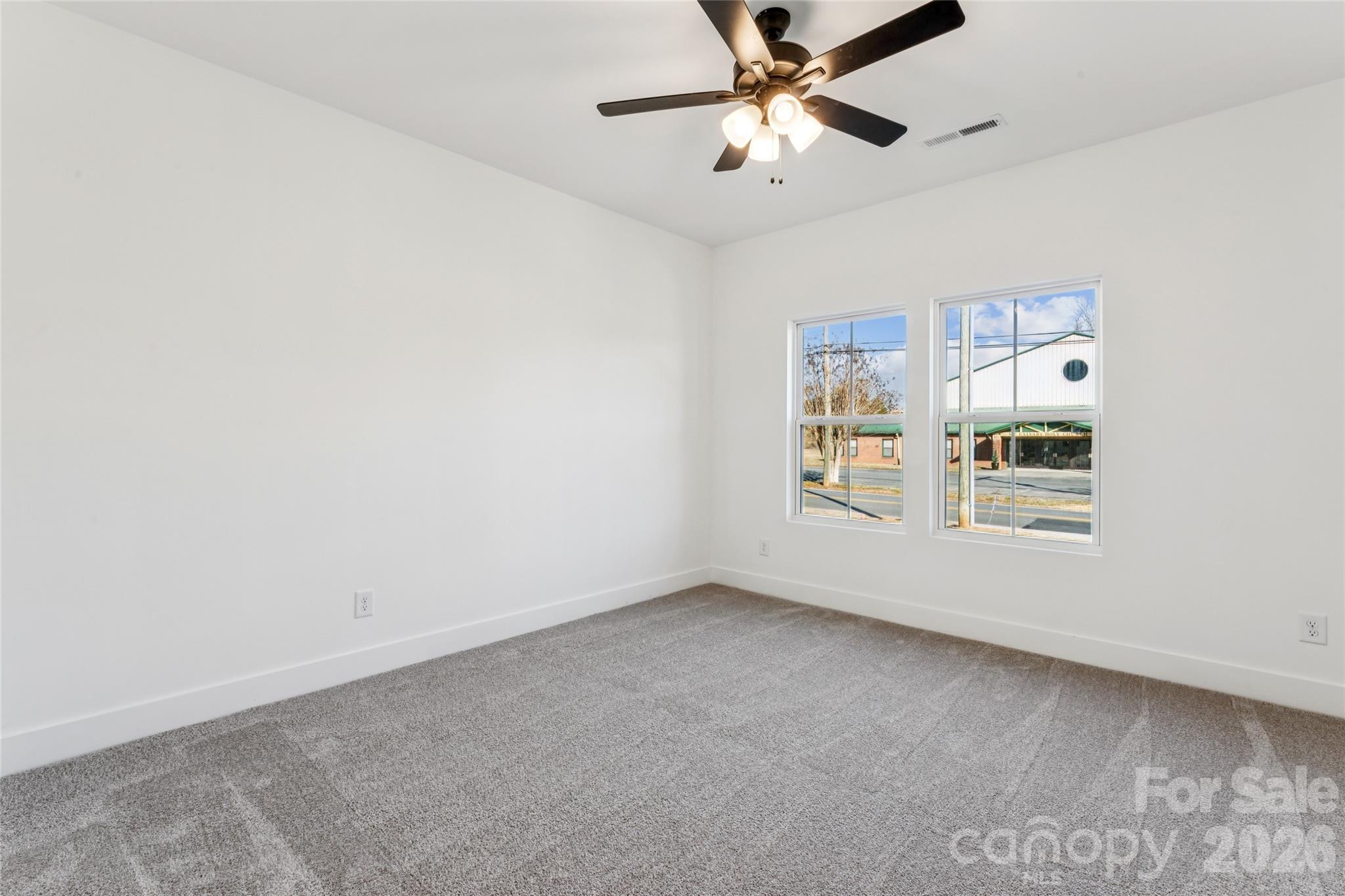 400 Lincoln Street Property Photo 28