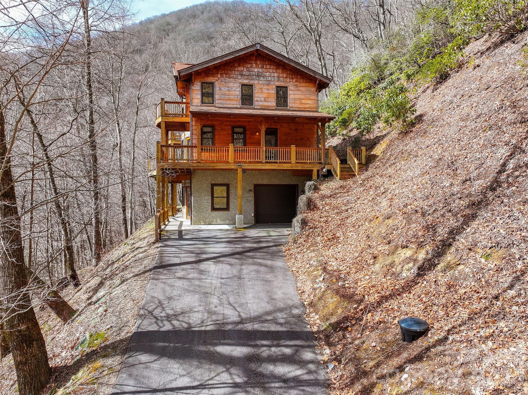 173 Heavenview Point Property Photo 3