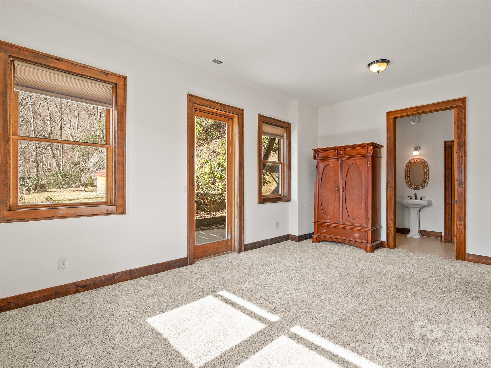 173 Heavenview Point Property Photo 11