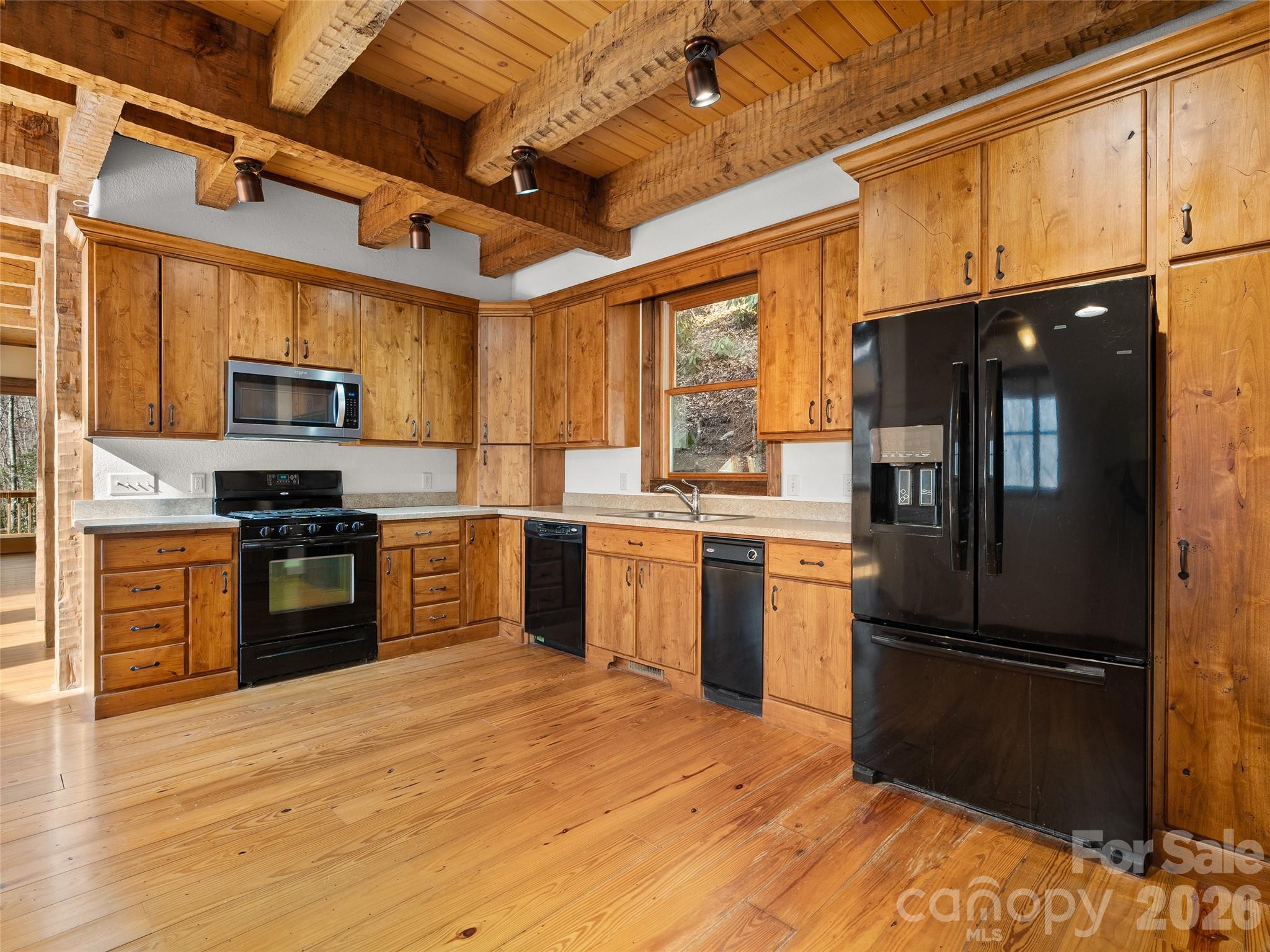 173 Heavenview Point Property Photo 17