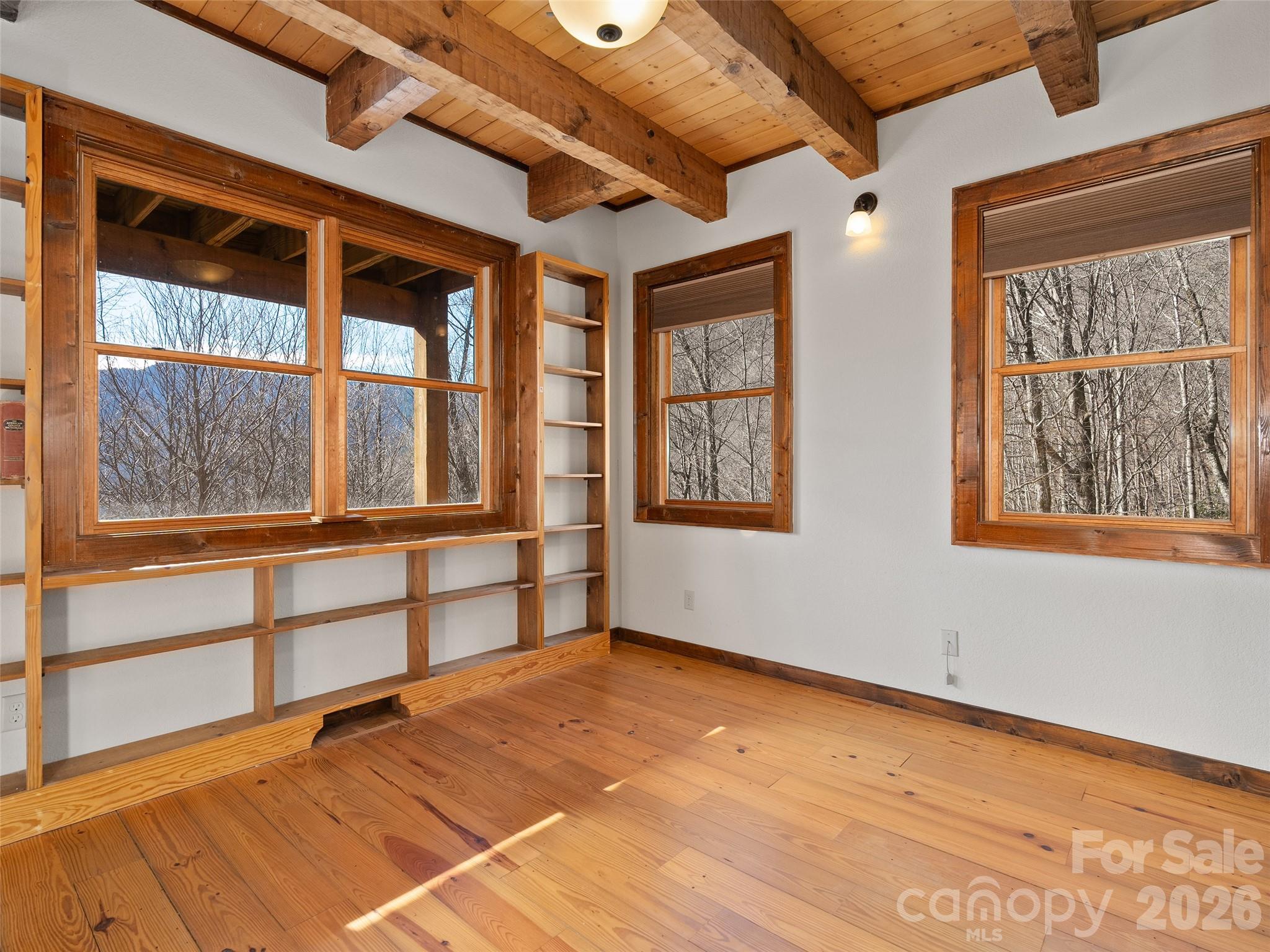 173 Heavenview Point Property Photo 28