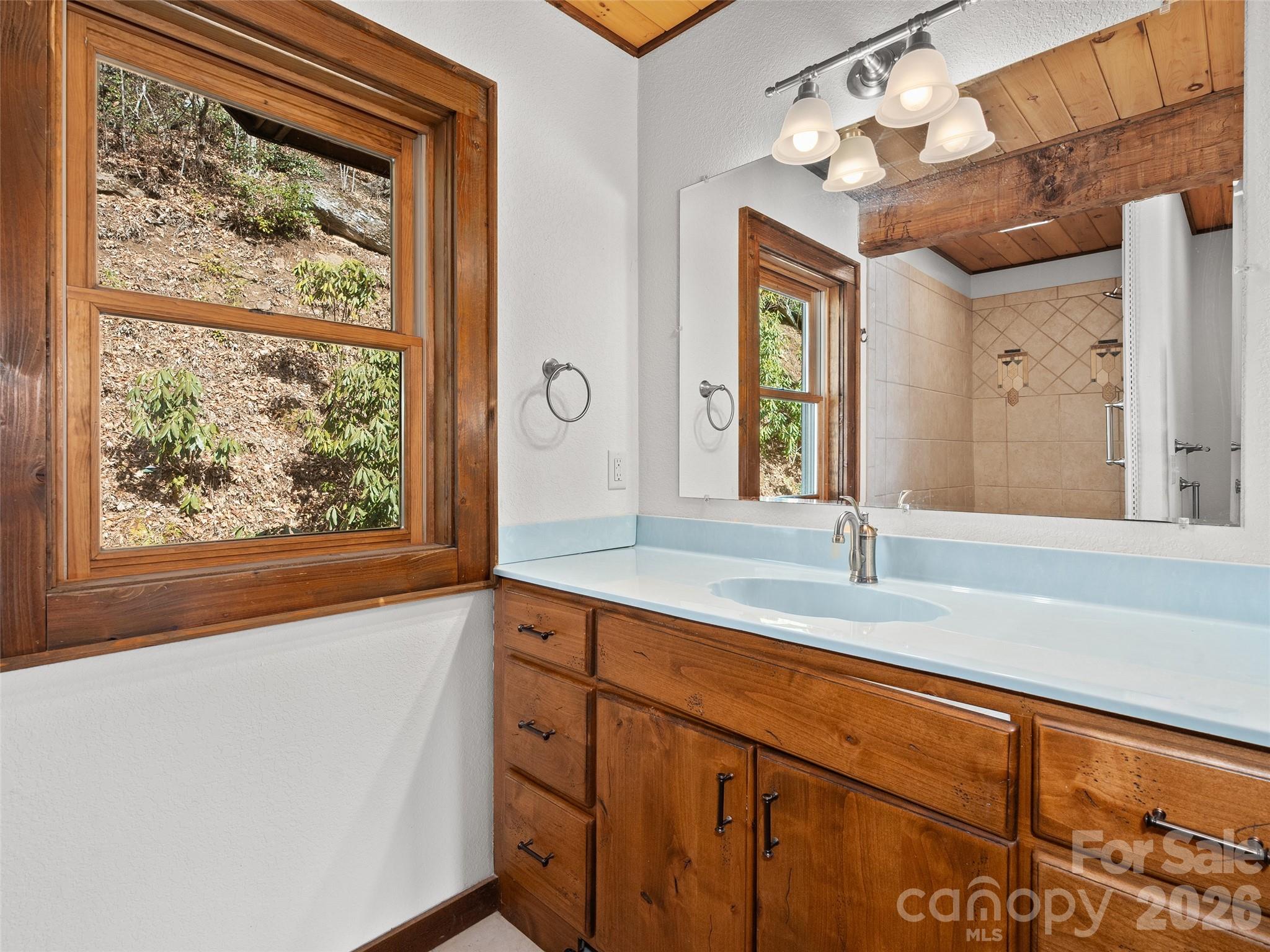 173 Heavenview Point Property Photo 44