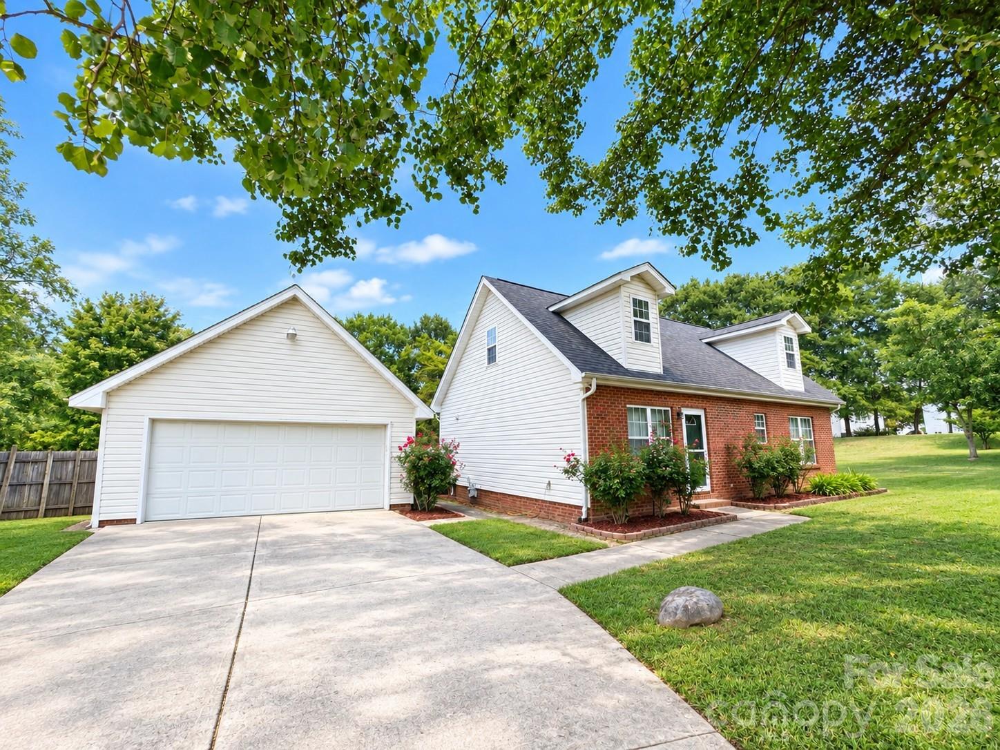 4463 Legend Street Property Photo 1