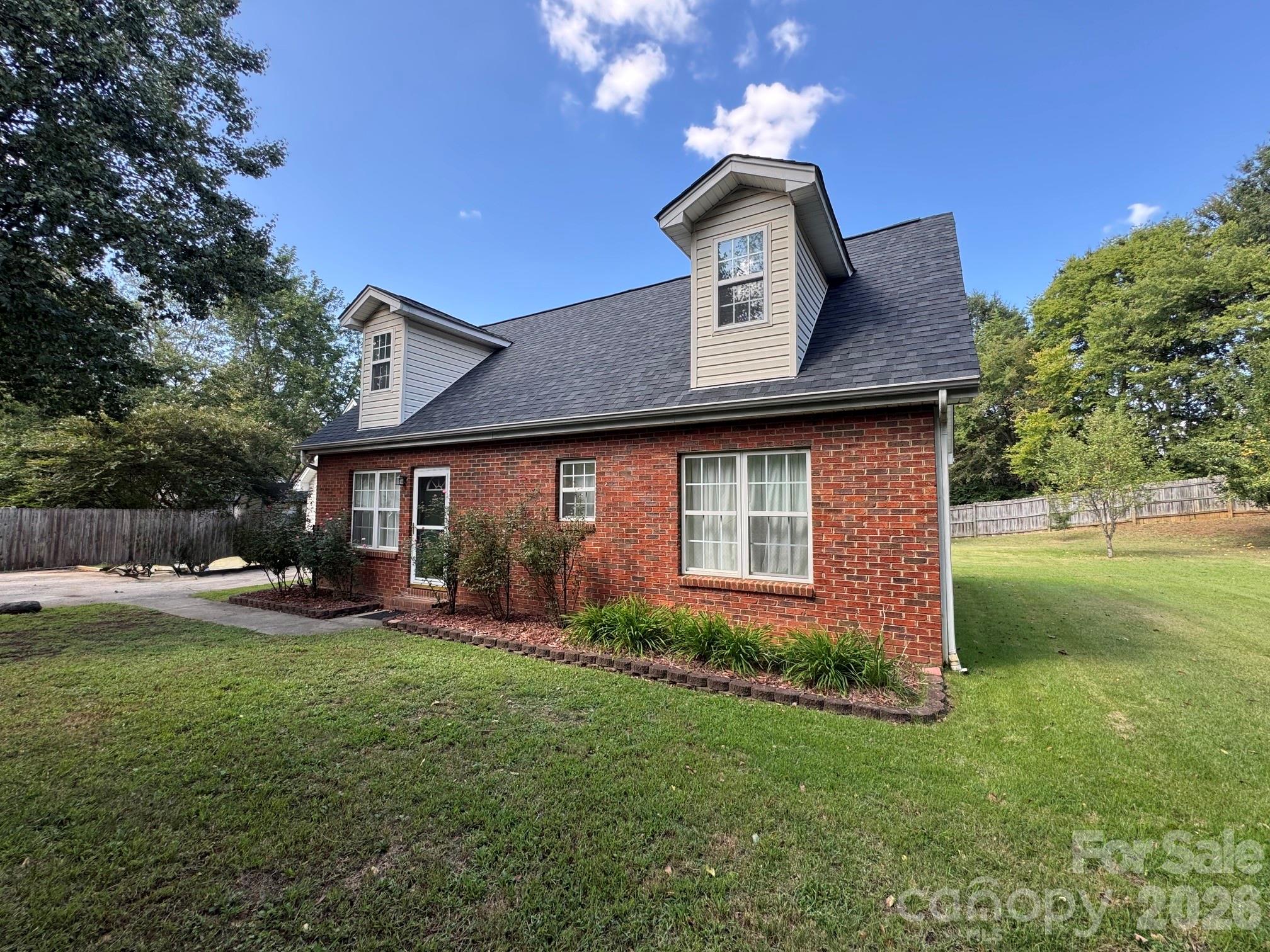 4463 Legend Street Property Photo 2