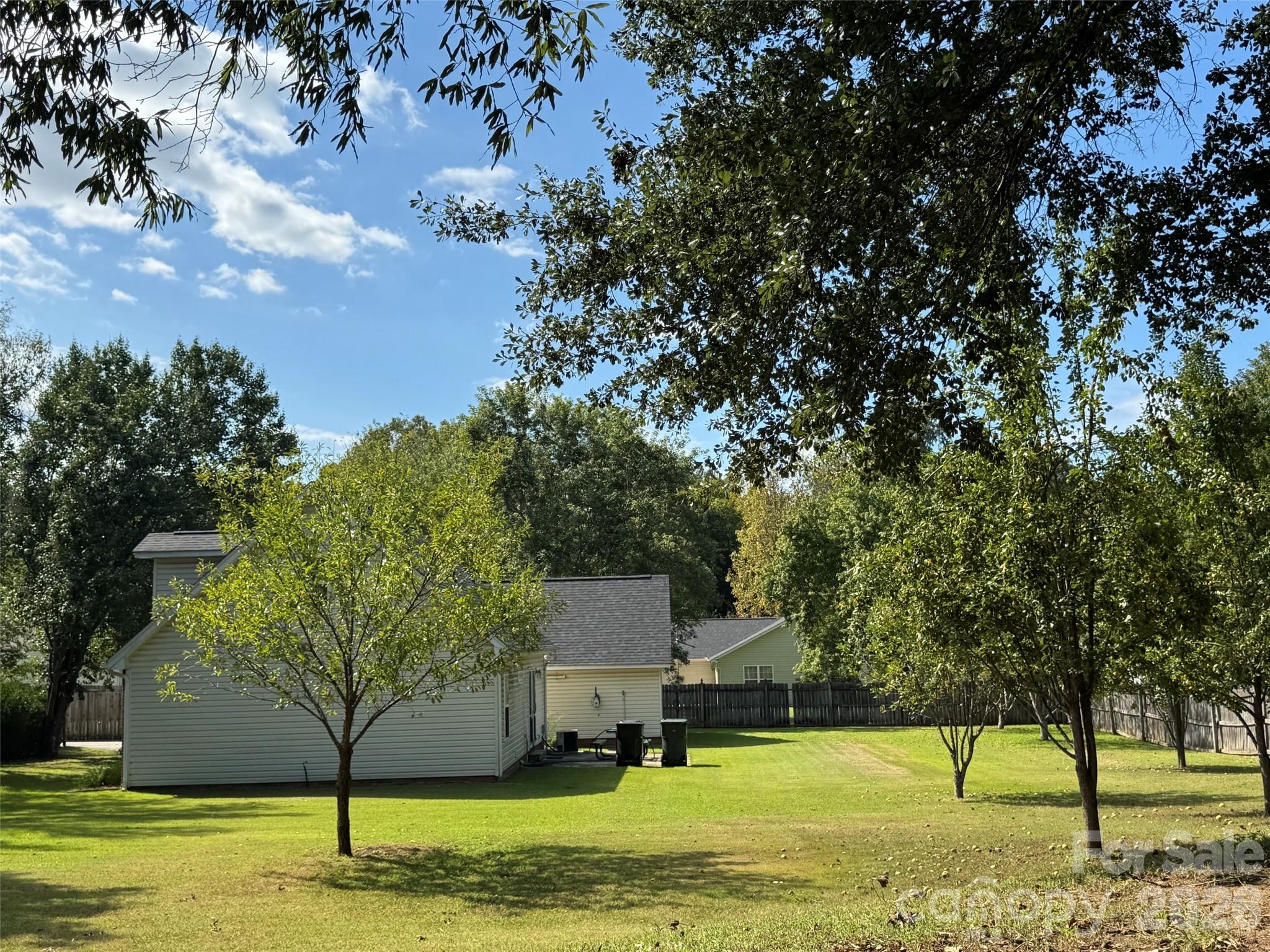 4463 Legend Street Property Photo 6