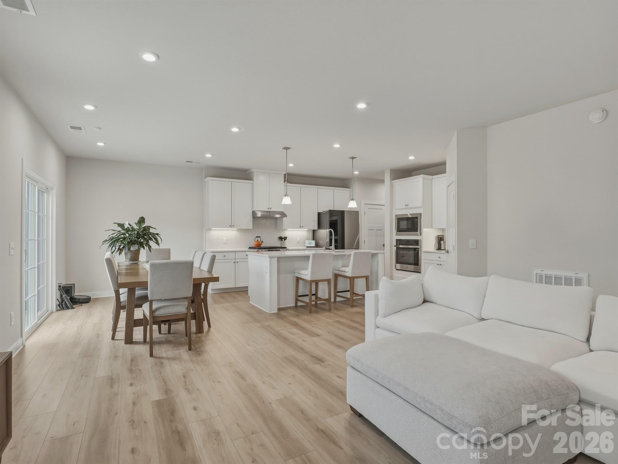 1821 Meredith Place Property Photo 4