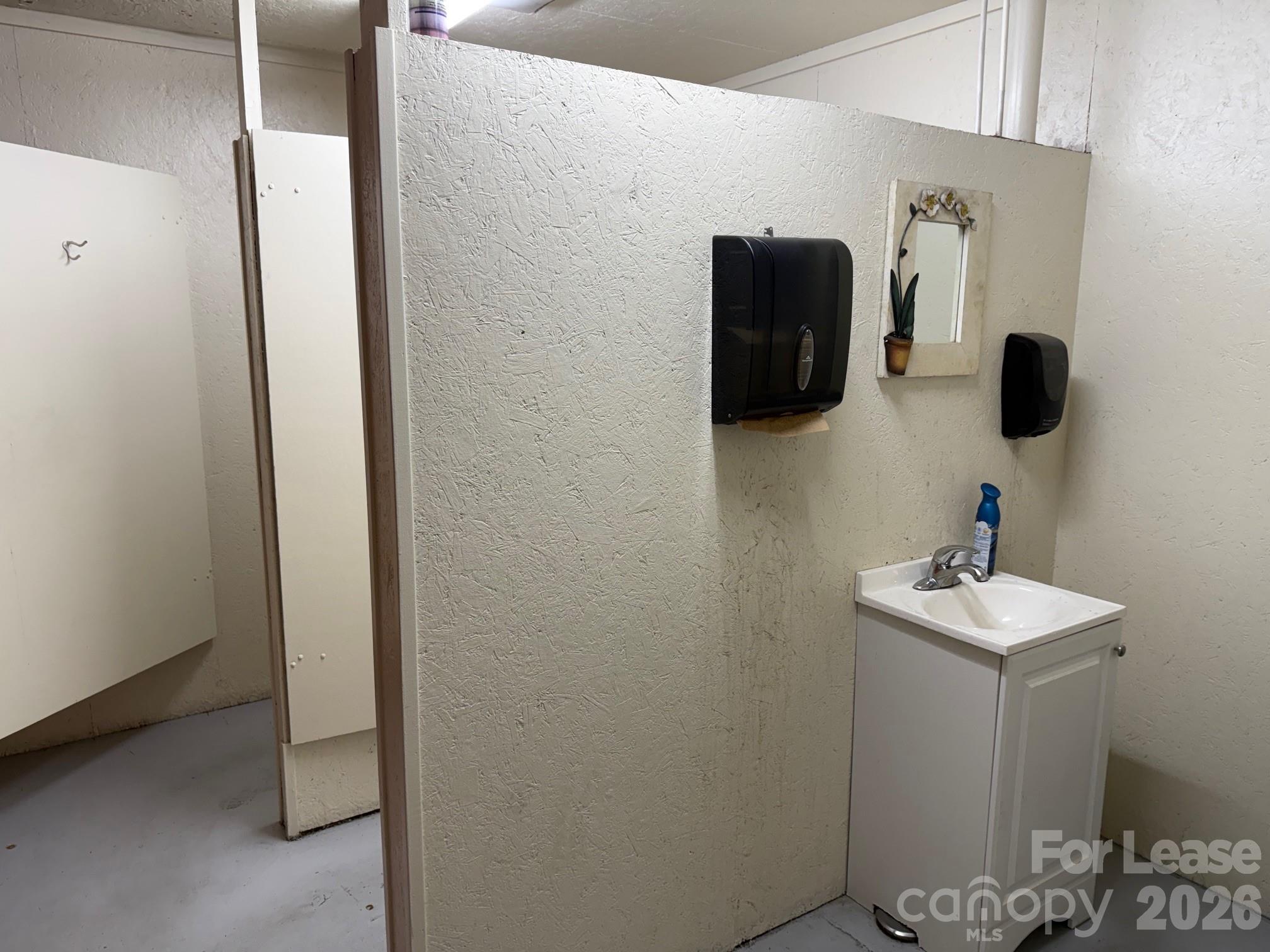 502 W 25th Street Property Photo 10
