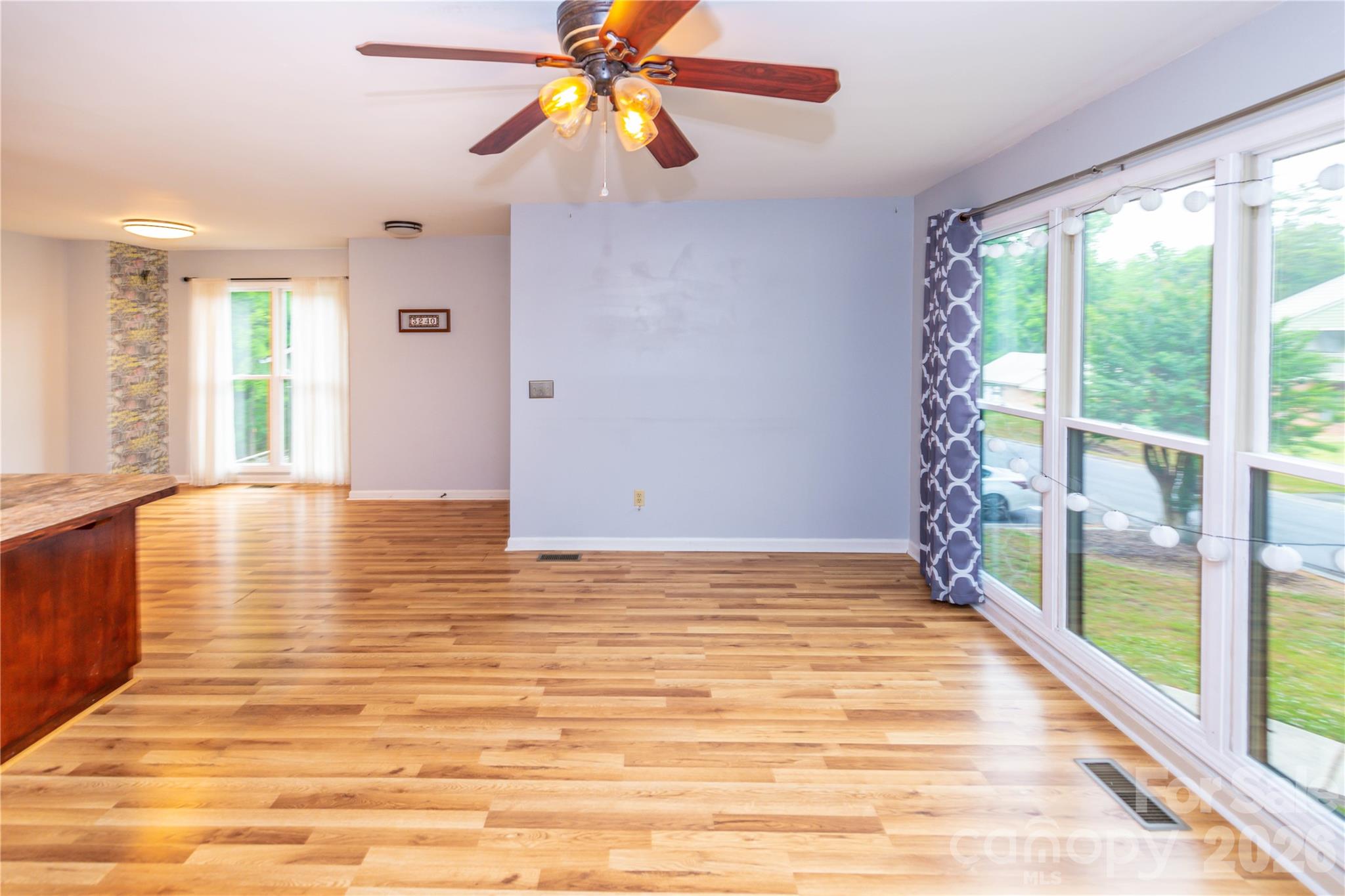 3240 Carlyle Drive Property Photo 7