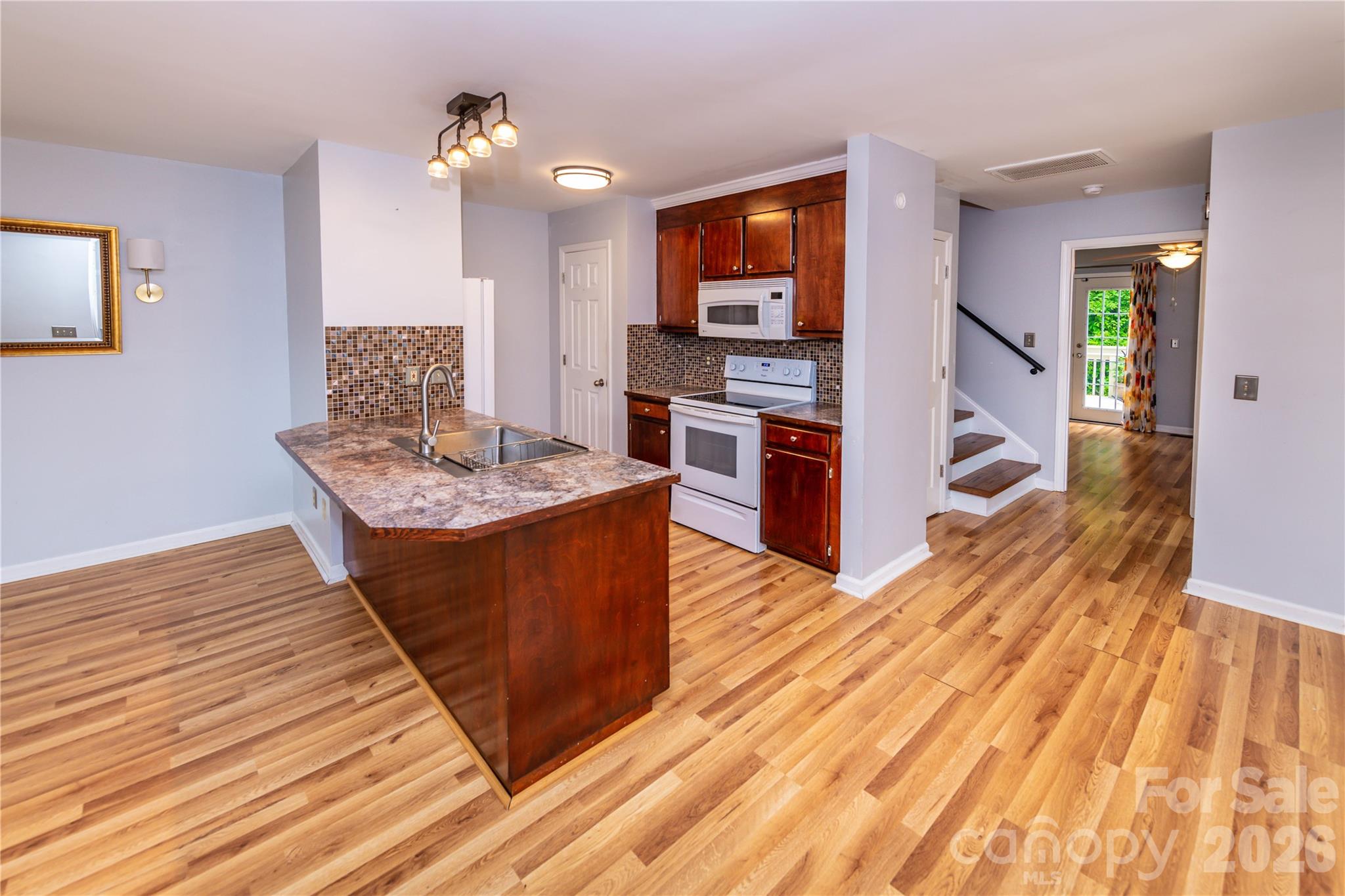 3240 Carlyle Drive Property Photo 13