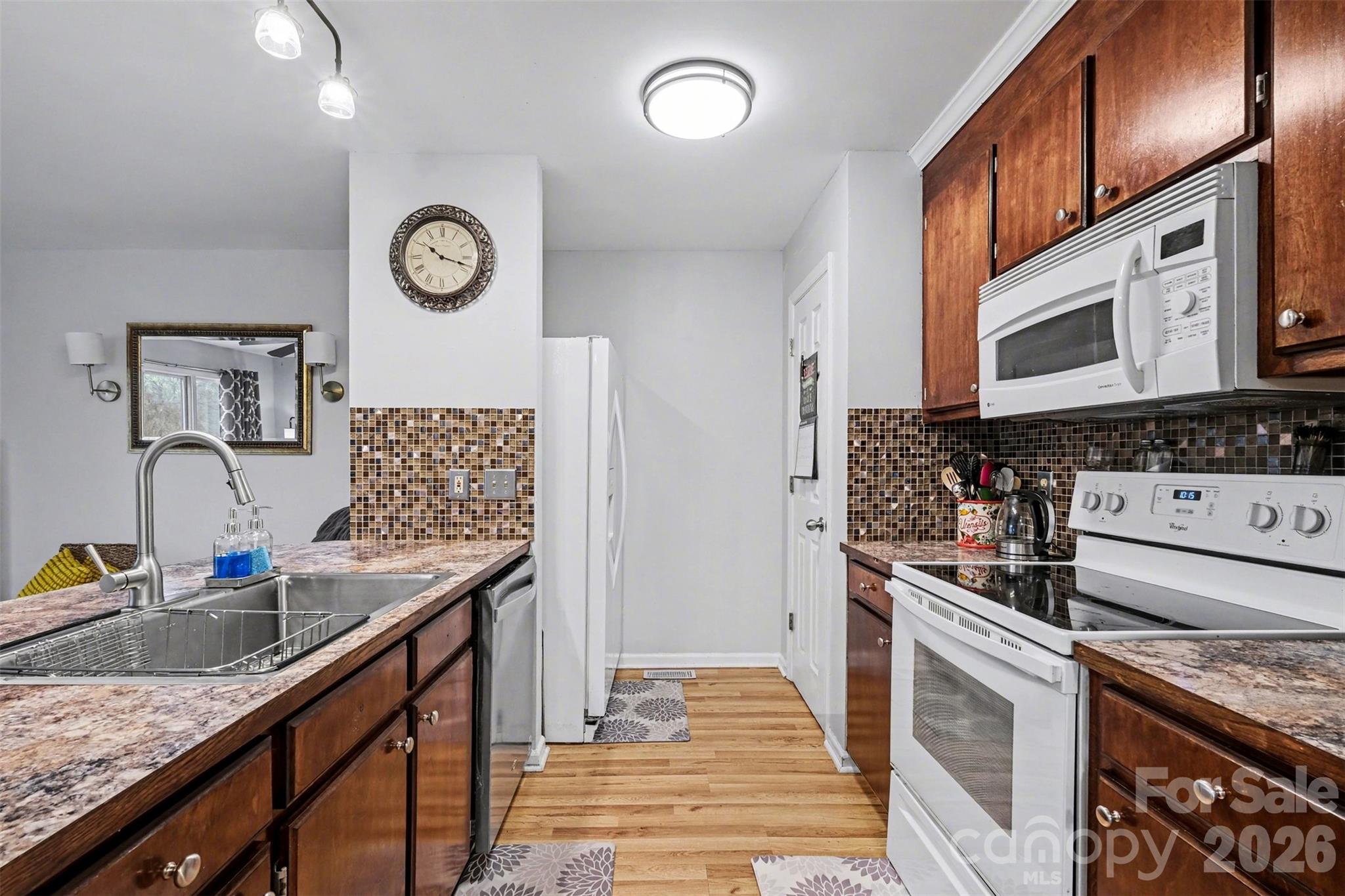 3240 Carlyle Drive Property Photo 14