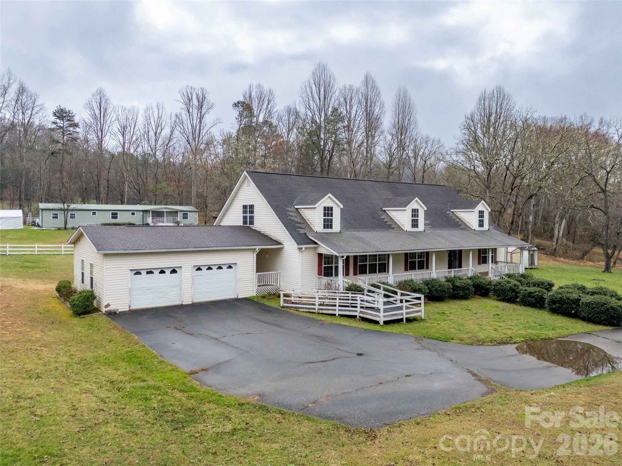 1564 Camp Creek Road Property Photo 2