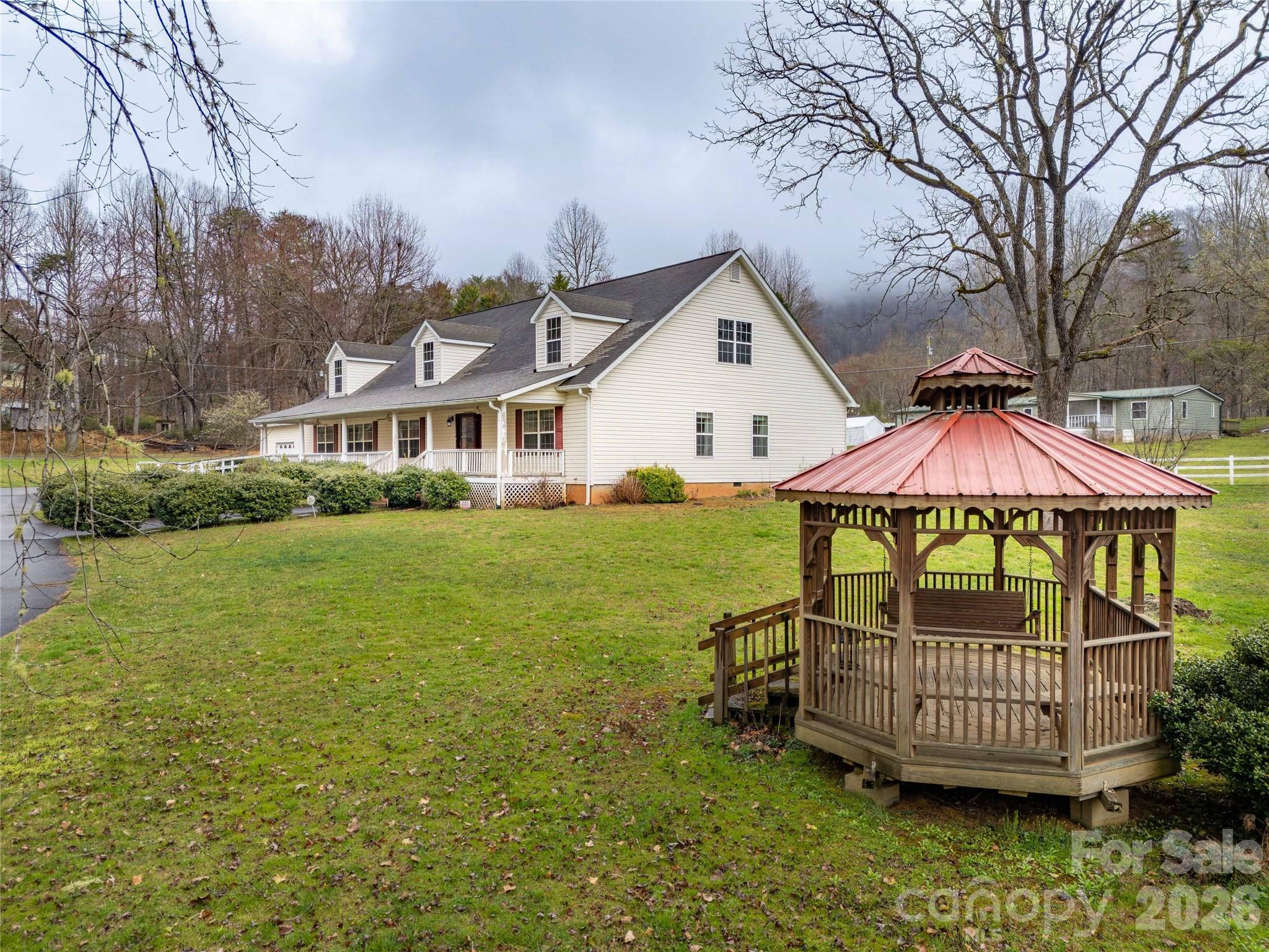 1564 Camp Creek Road Property Photo 3