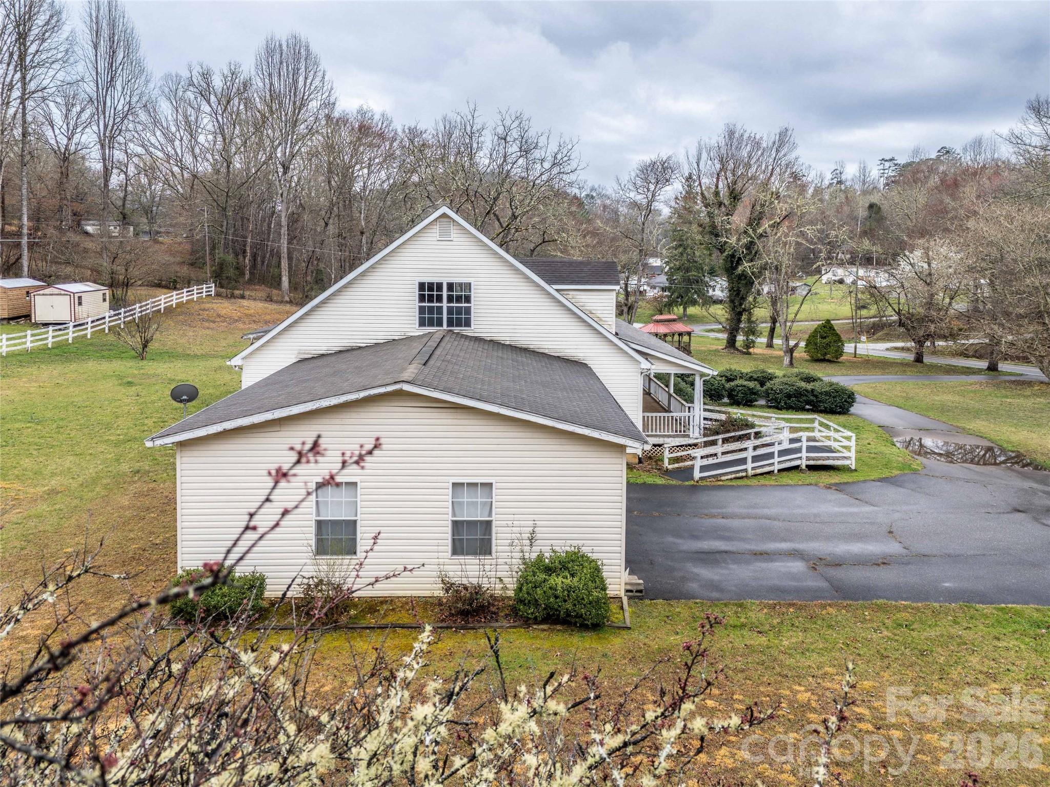 1564 Camp Creek Road Property Photo 4