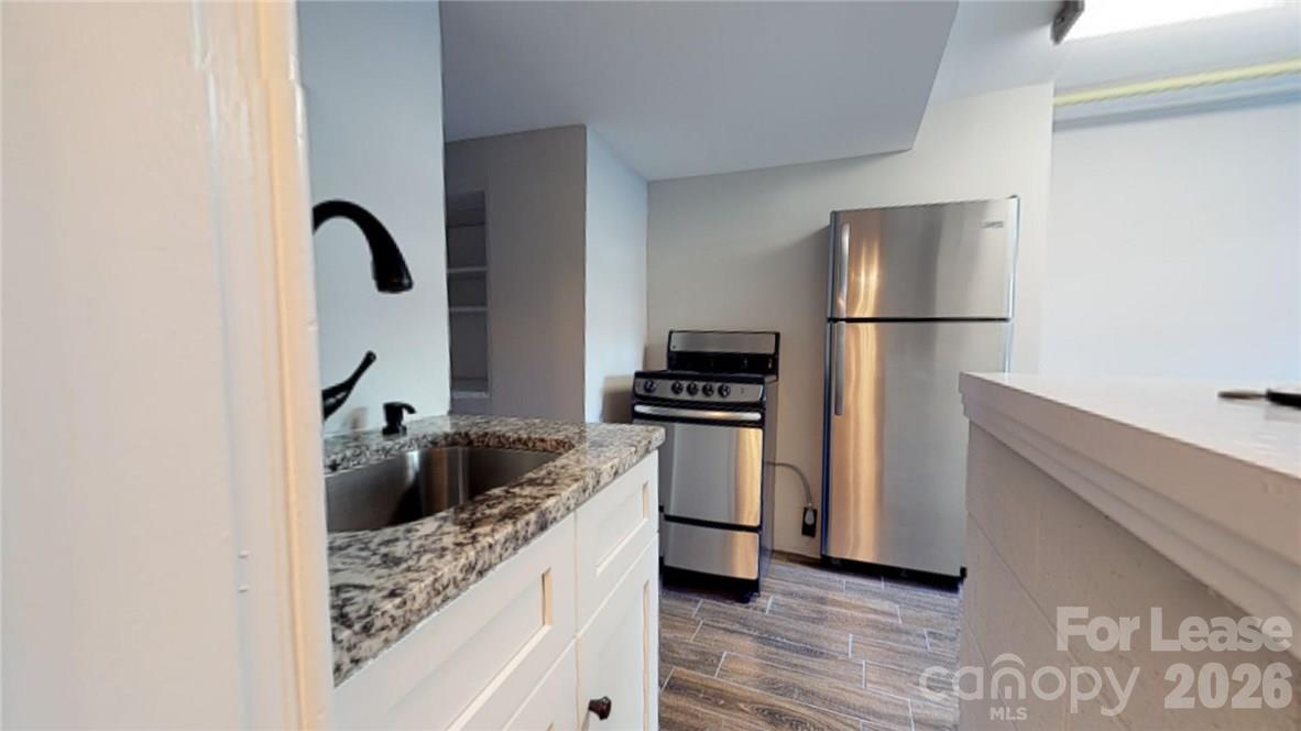 428 Hawthorne Lane 7 Property Photo 2
