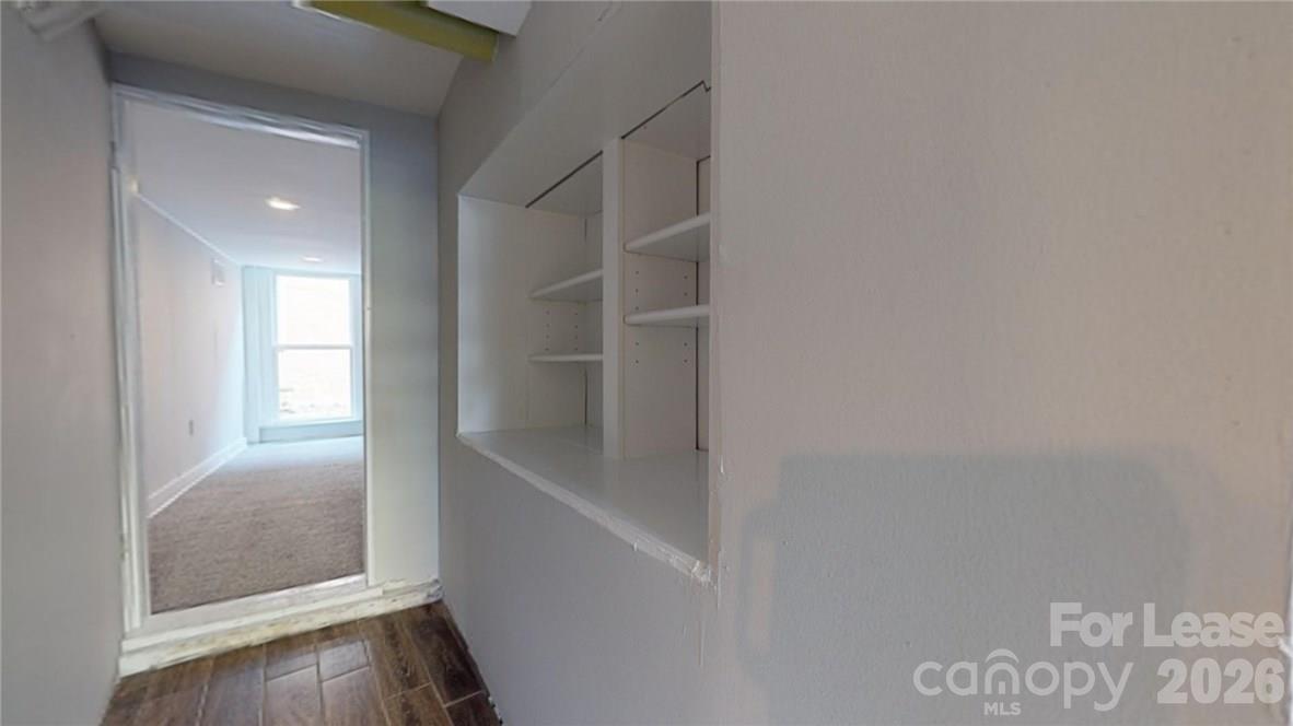 428 Hawthorne Lane 7 Property Photo 8