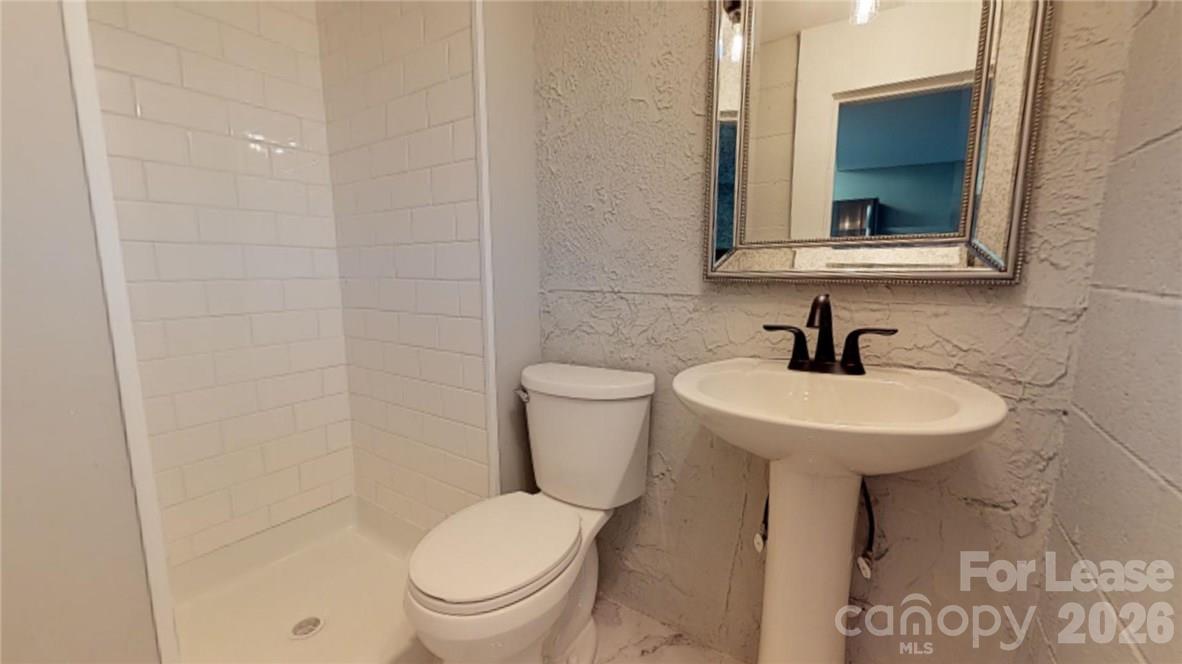 428 Hawthorne Lane 7 Property Photo 10