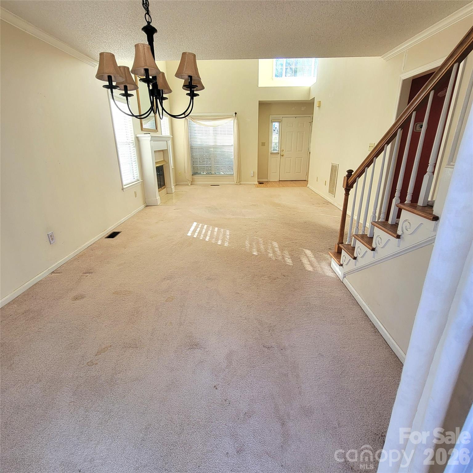 1009 Hunley Hill Court Property Photo 6