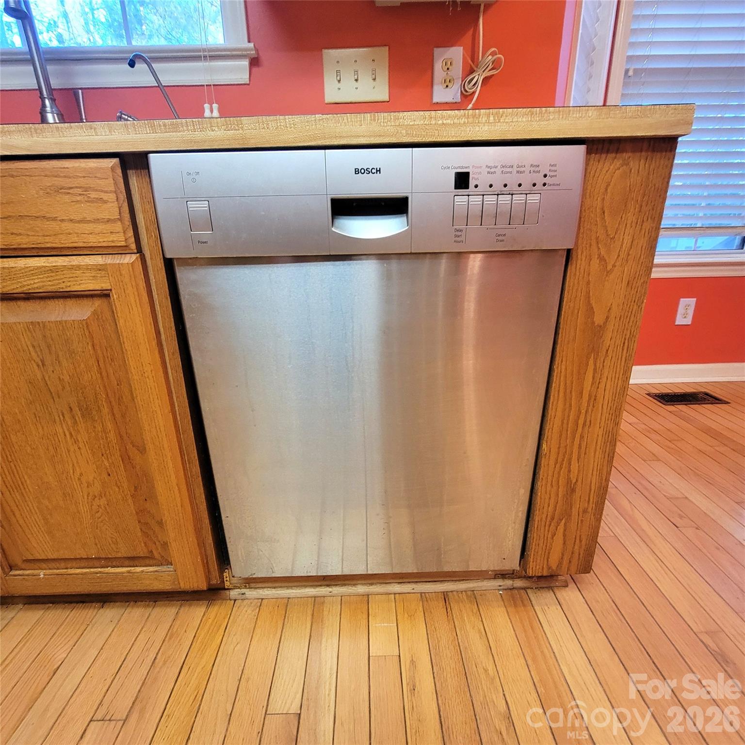 1009 Hunley Hill Court Property Photo 13