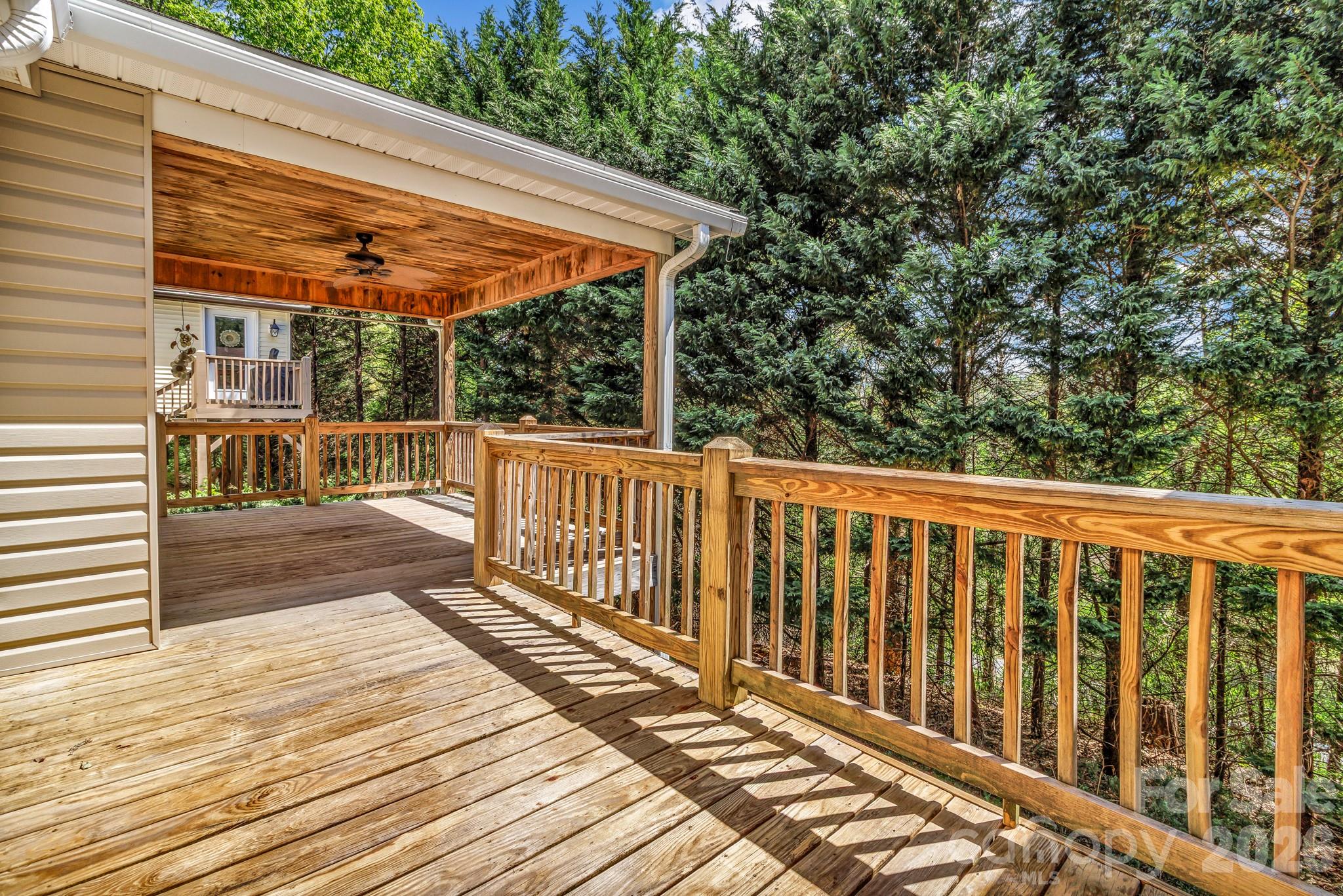 405 Deerfield Court Property Photo 4
