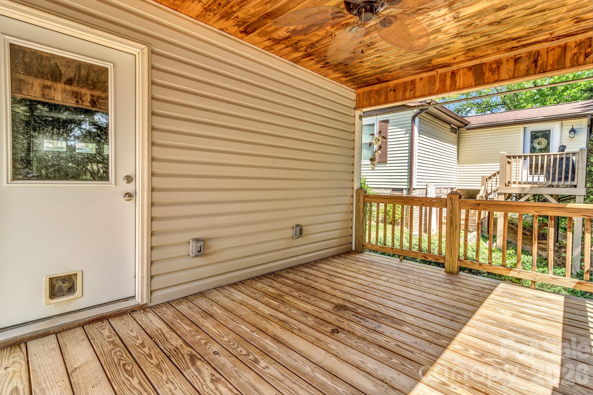 405 Deerfield Court Property Photo 6