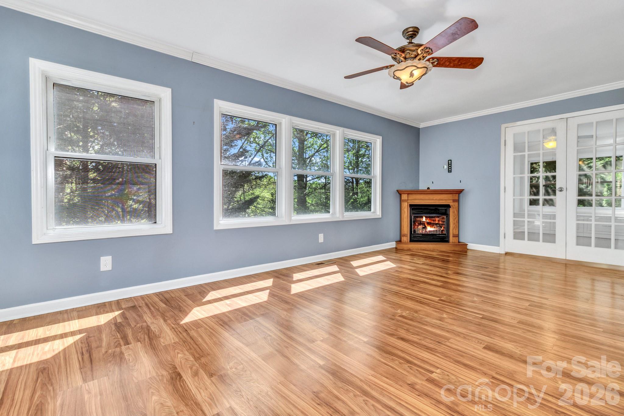 405 Deerfield Court Property Photo 7