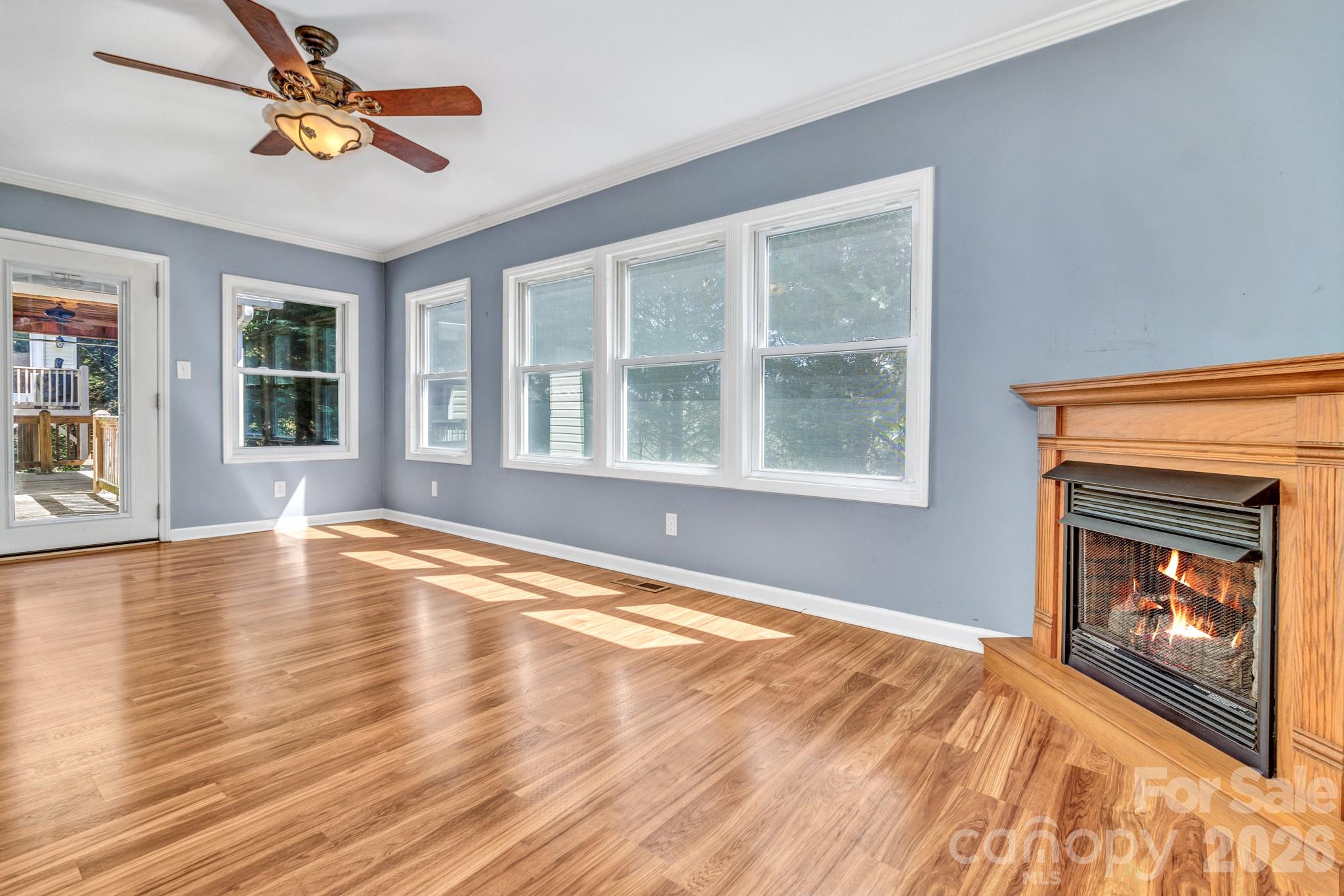 405 Deerfield Court Property Photo 8
