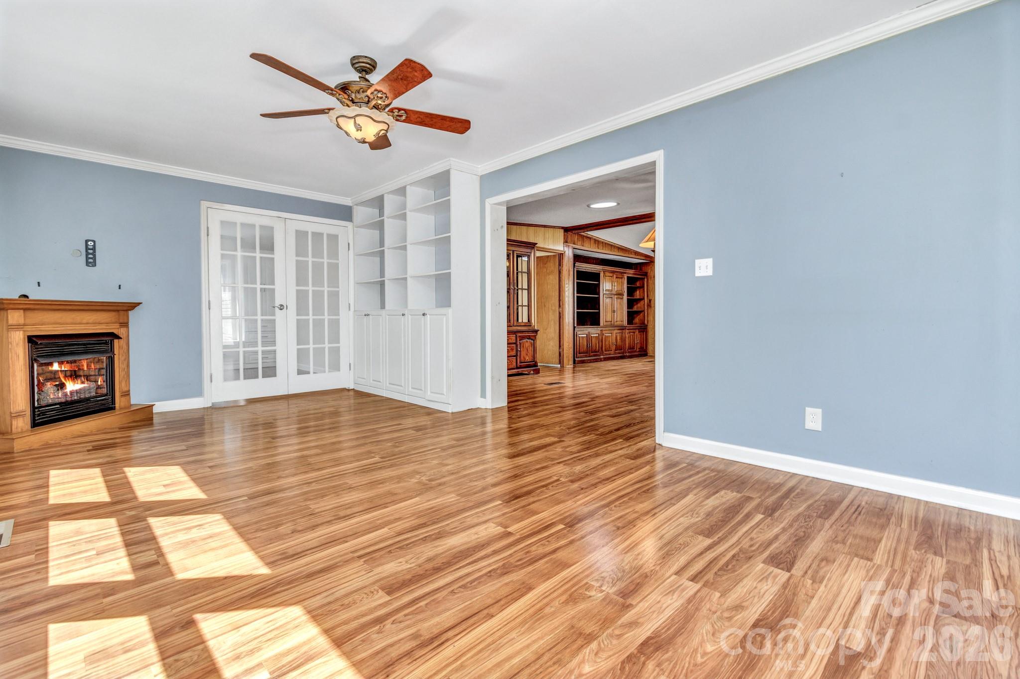 405 Deerfield Court Property Photo 9