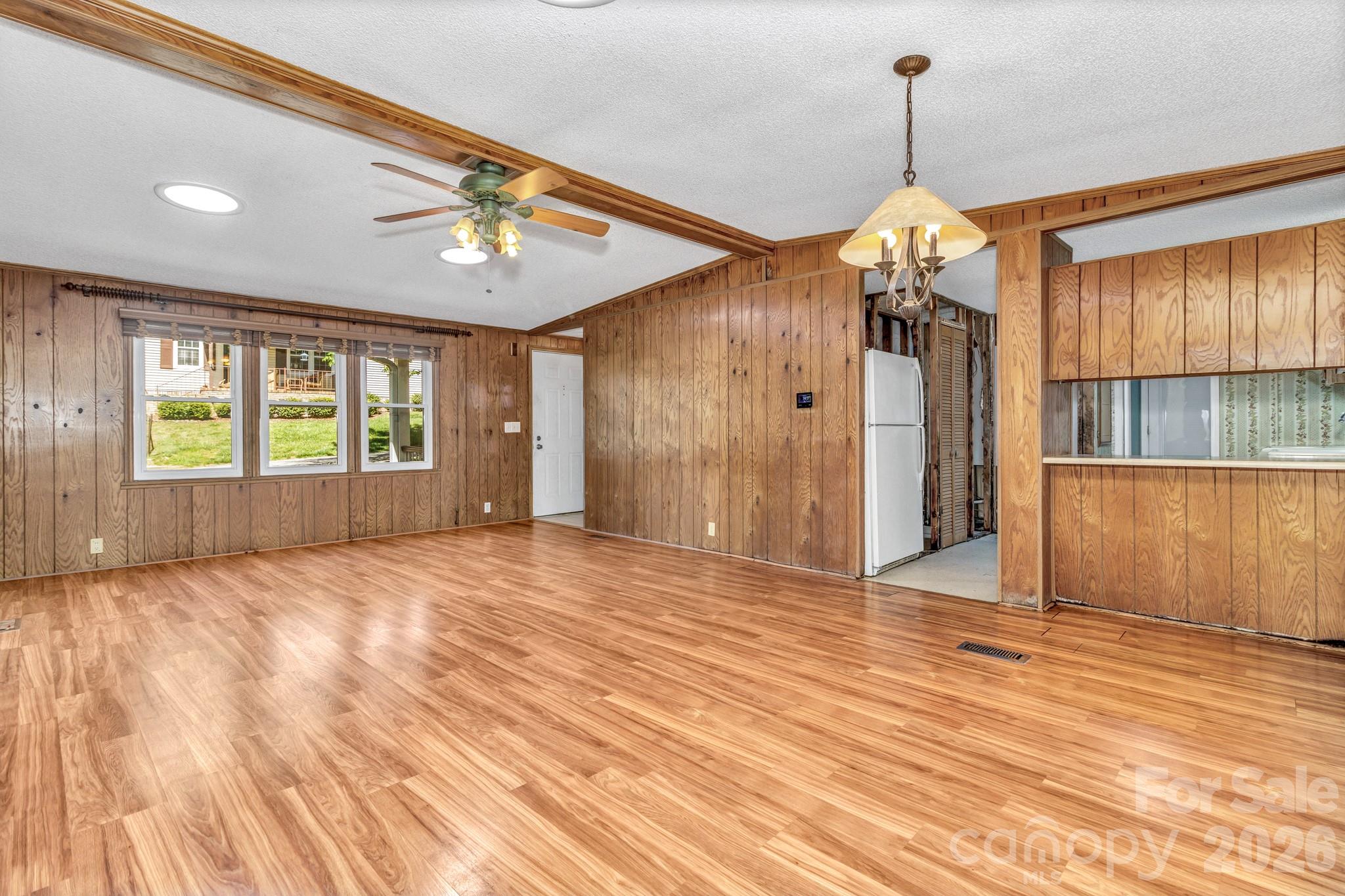 405 Deerfield Court Property Photo 13