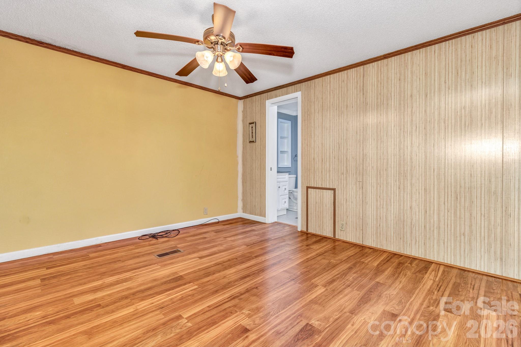 405 Deerfield Court Property Photo 17