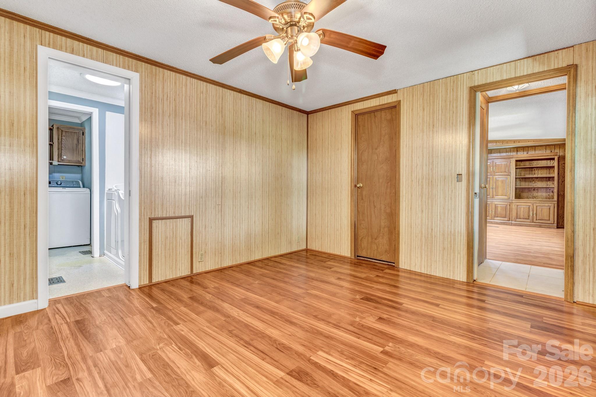 405 Deerfield Court Property Photo 18