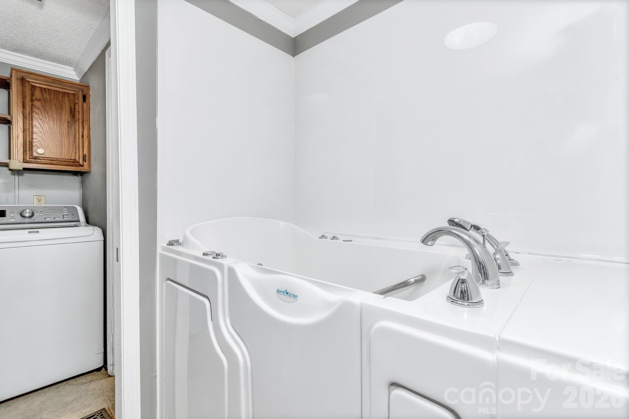 405 Deerfield Court Property Photo 28