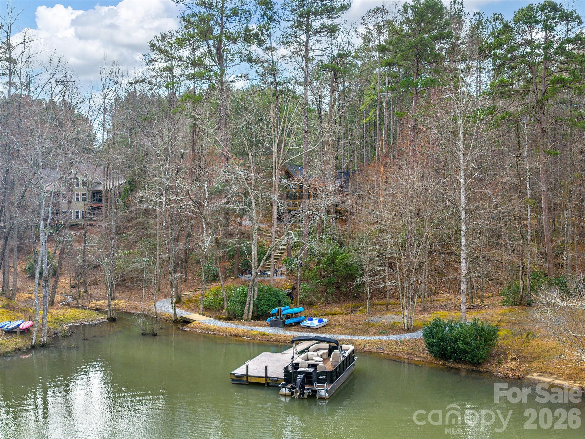 201 Hawk Ridge Drive Property Photo 2