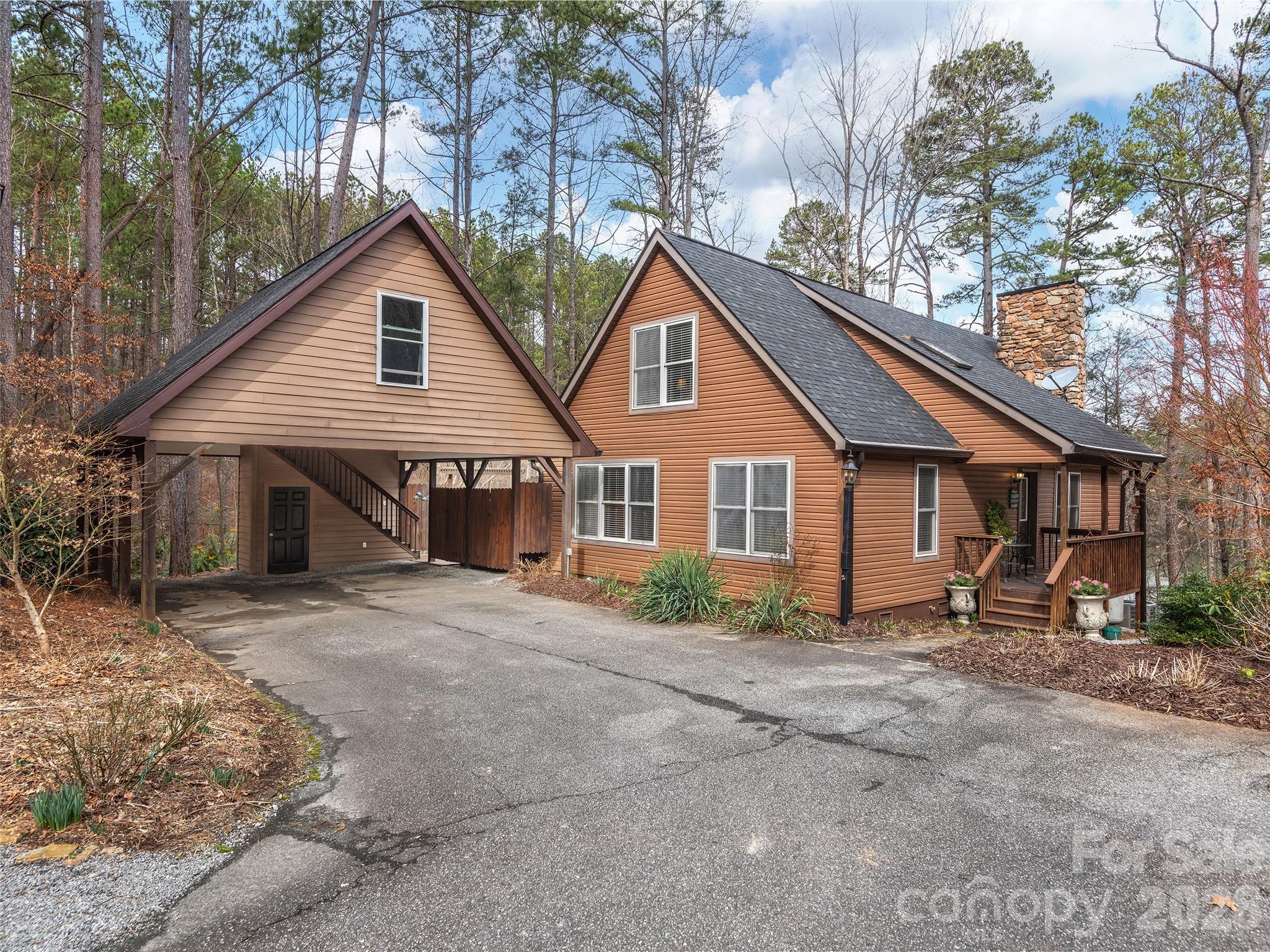 201 Hawk Ridge Drive Property Photo 9