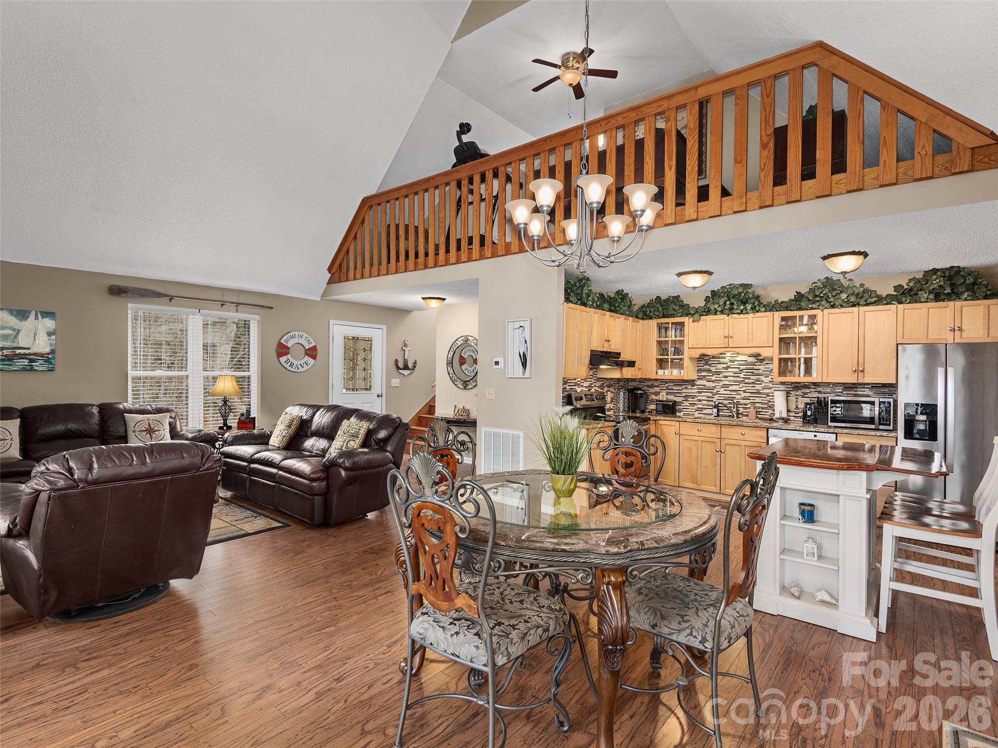 201 Hawk Ridge Drive Property Photo 16