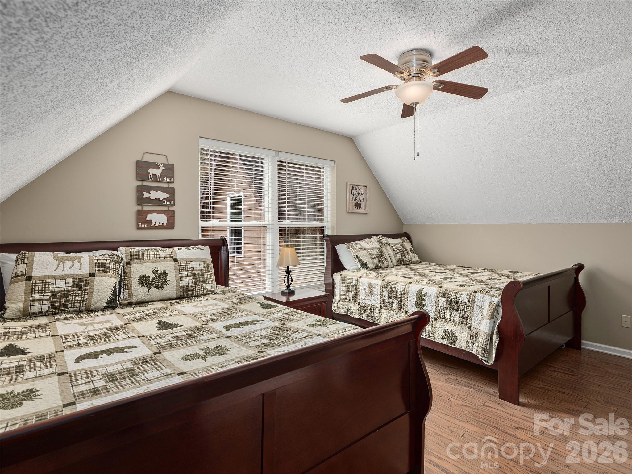 201 Hawk Ridge Drive Property Photo 29