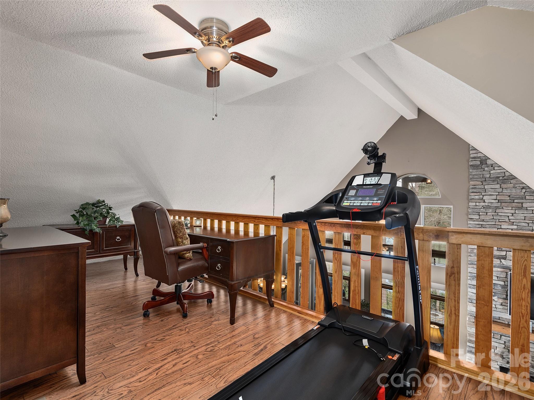 201 Hawk Ridge Drive Property Photo 31