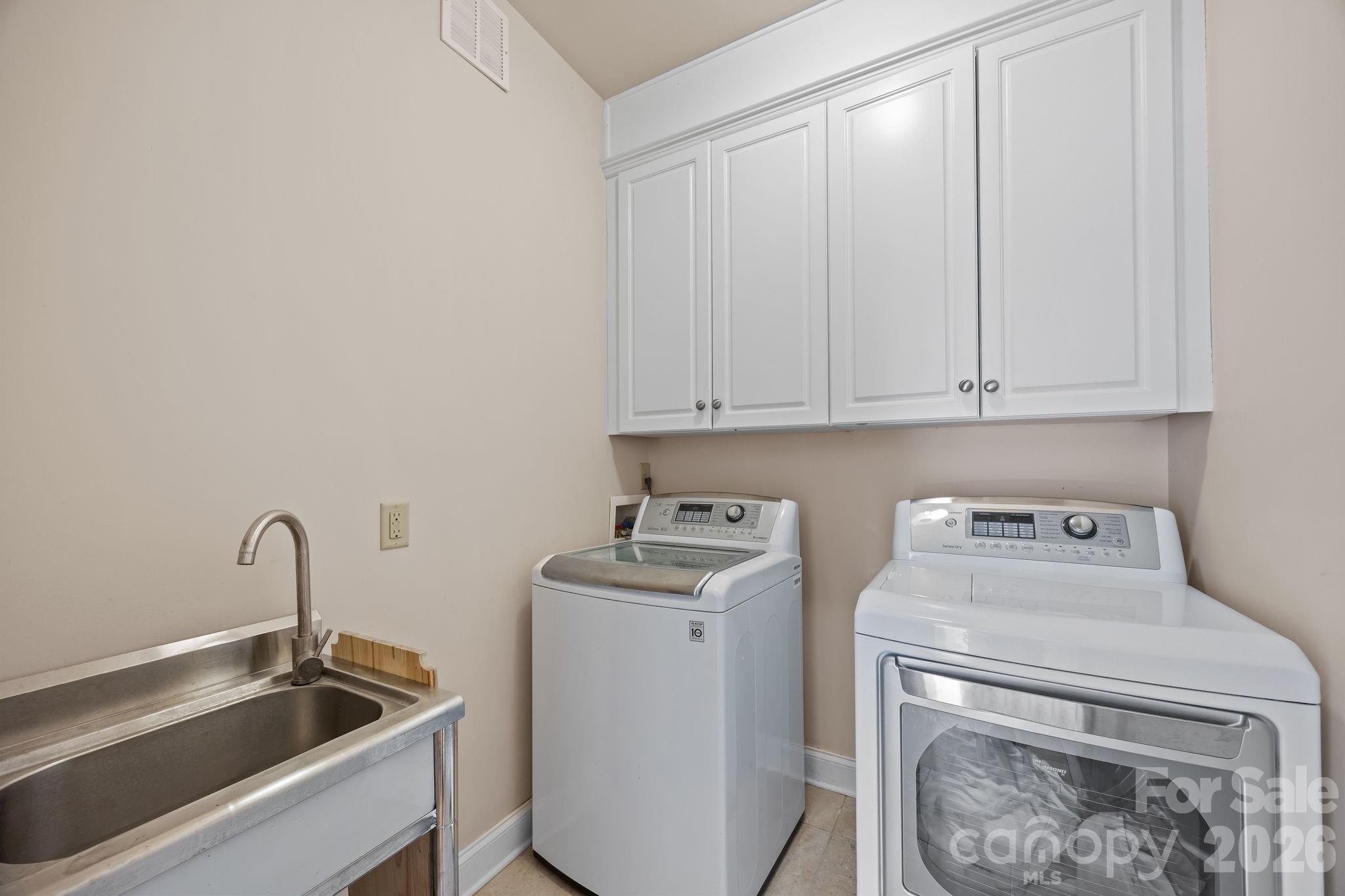 5 Lila Lane B Property Photo 24