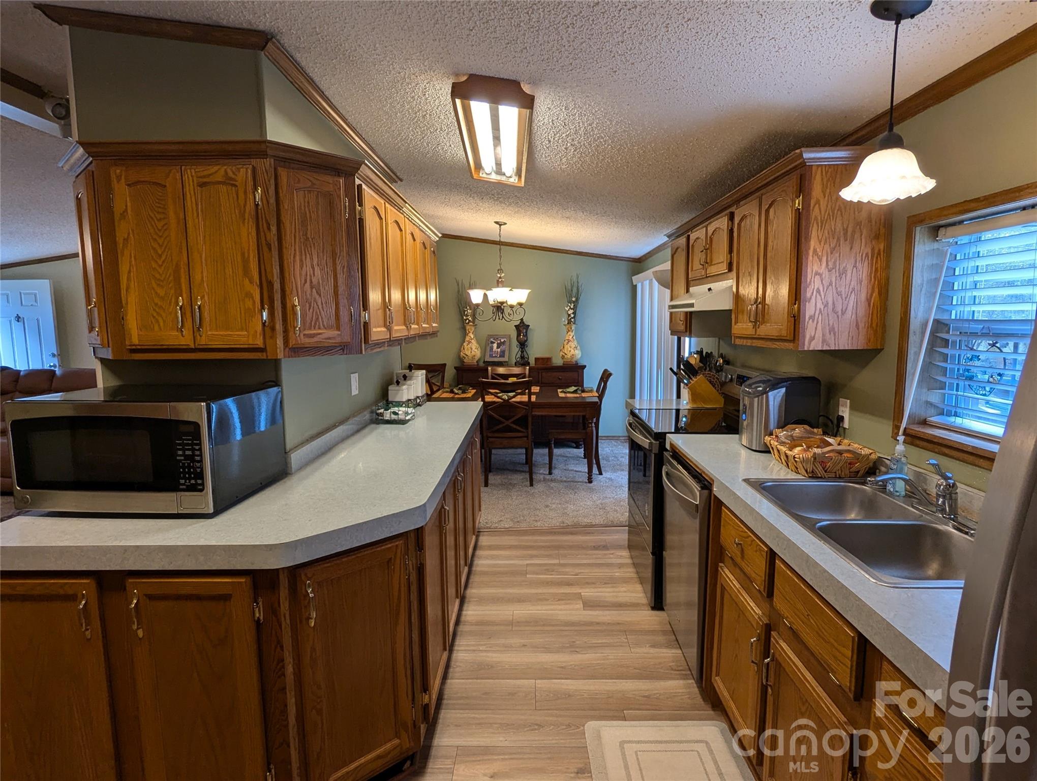 6846 Potter Road Property Photo 7