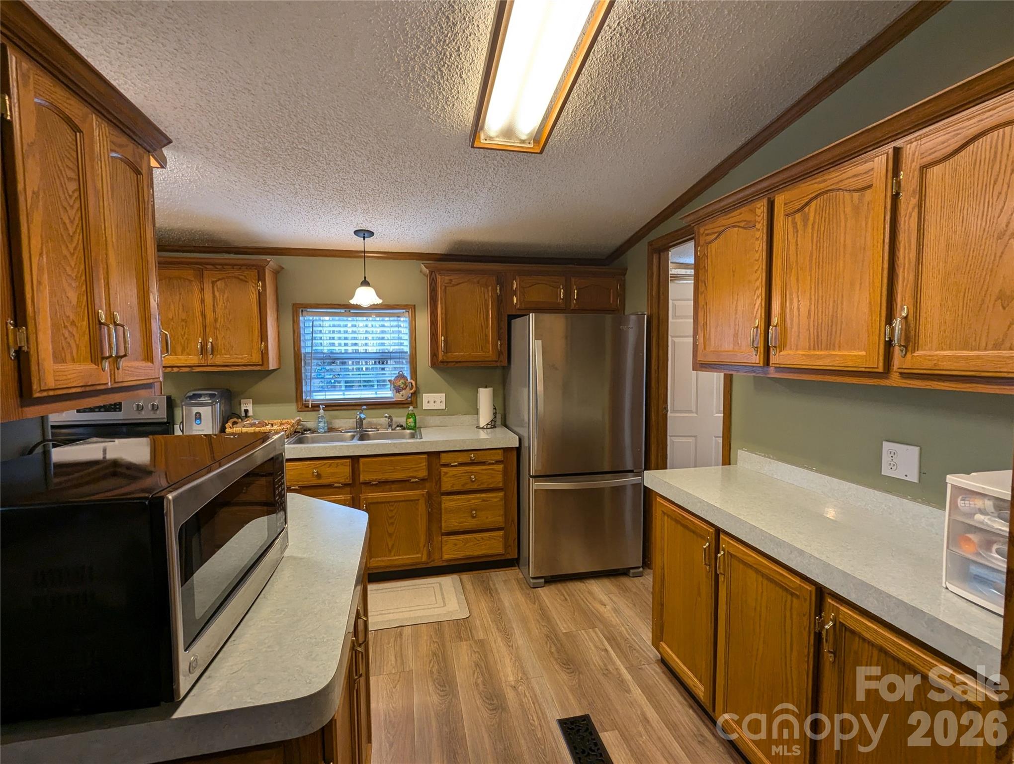 6846 Potter Road Property Photo 8