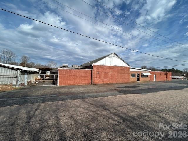 203 E 29th Street Property Photo 1