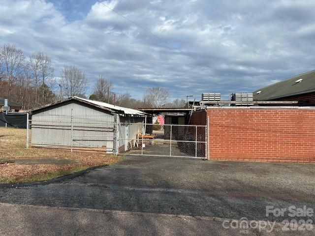 203 E 29th Street Property Photo 2