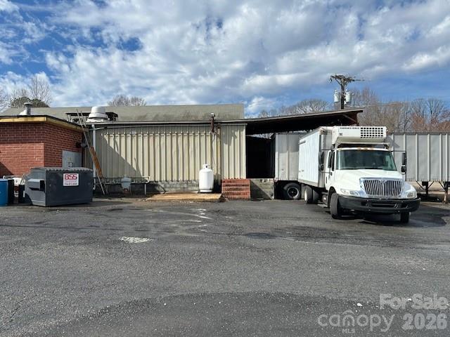 203 E 29th Street Property Photo 4