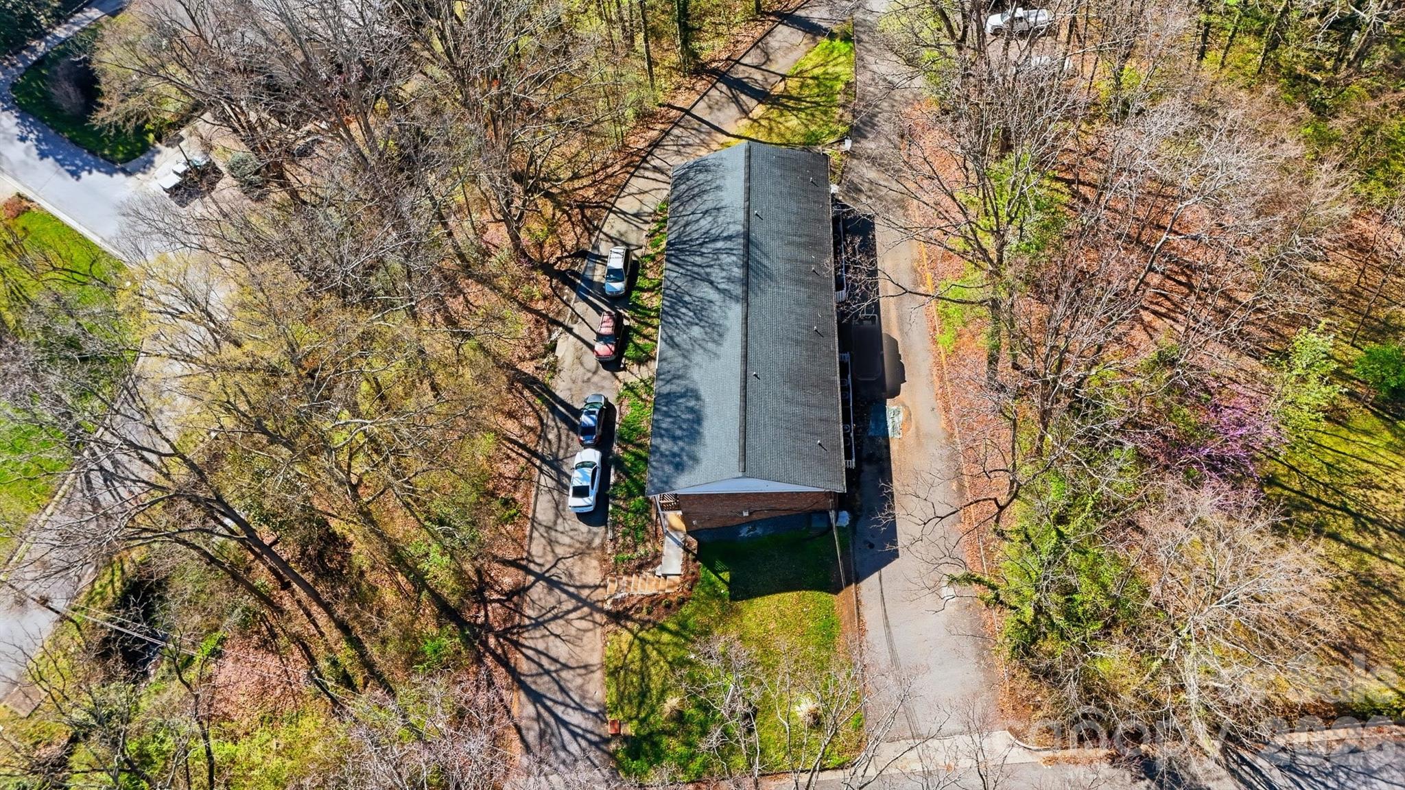 1075 7th Avenue Property Photo 9